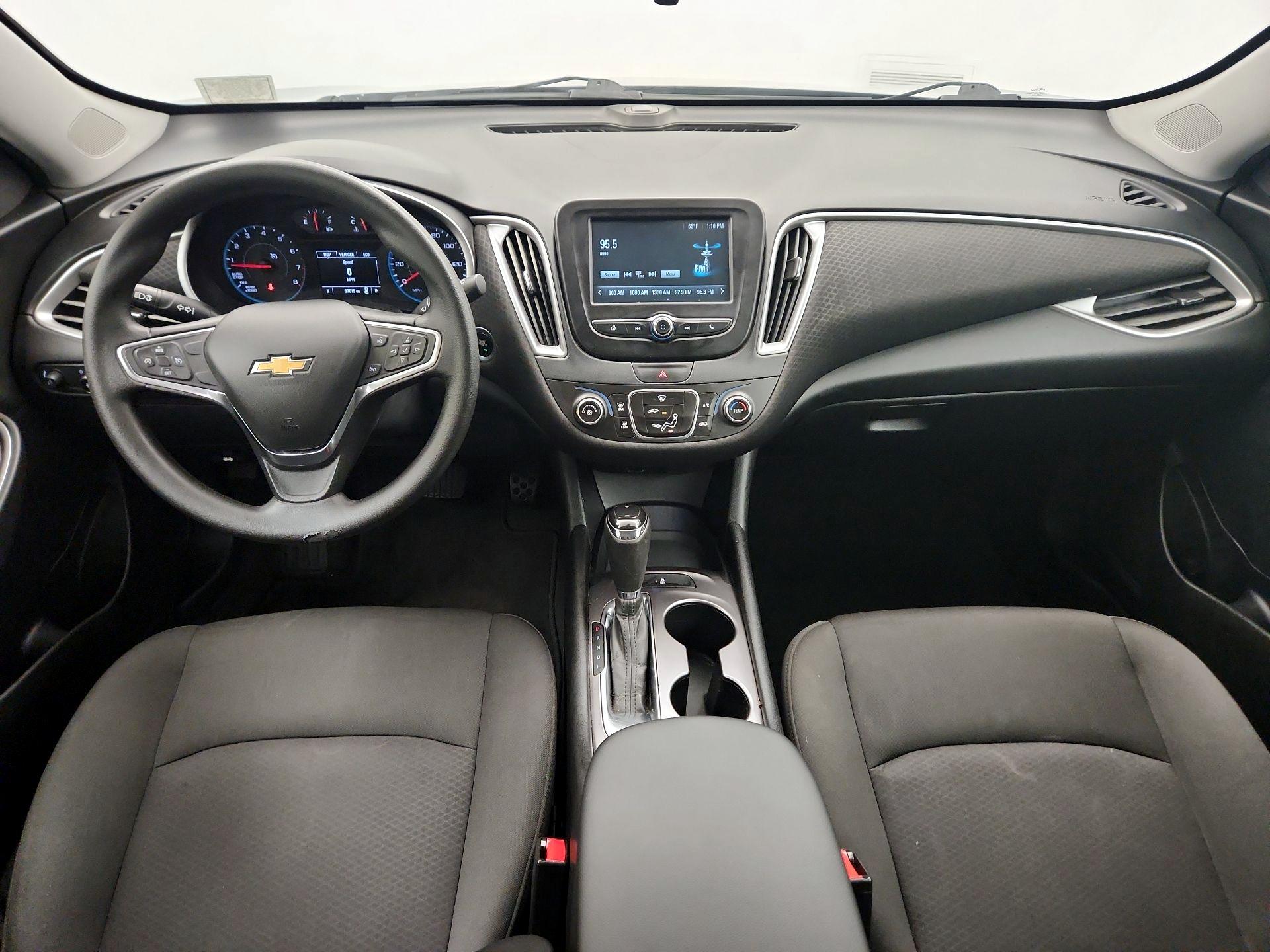 Thumbnail: 2018 Chevrolet Malibu - 9