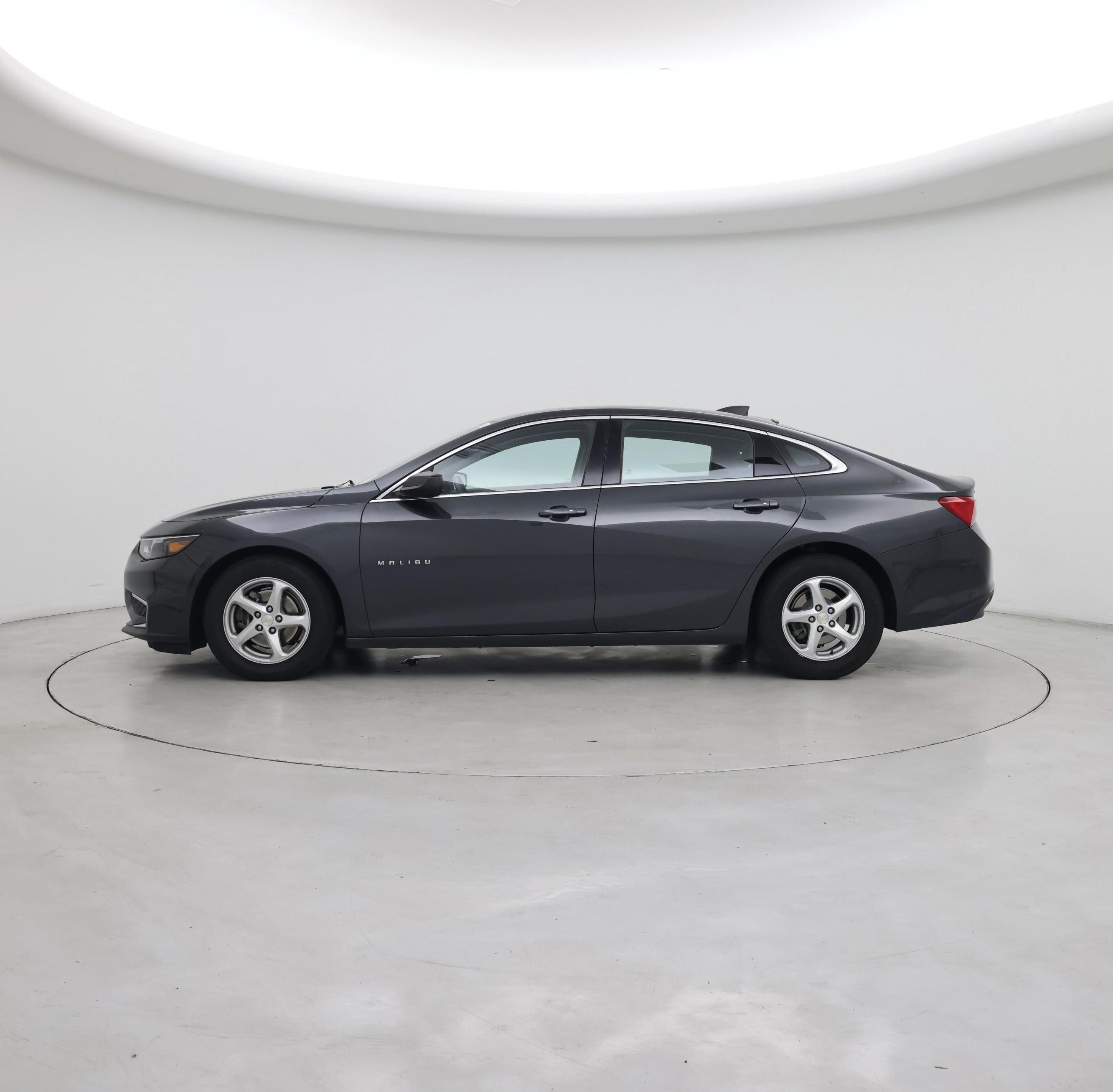 Thumbnail: 2018 Chevrolet Malibu - 3