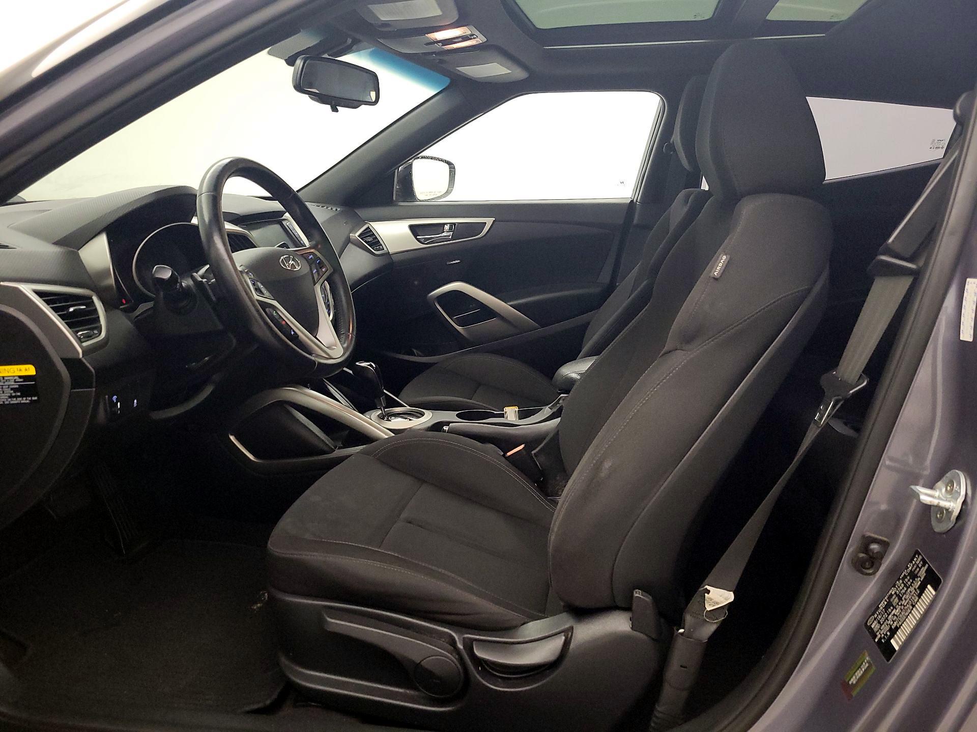 Thumbnail: 2017 Hyundai Veloster - 11