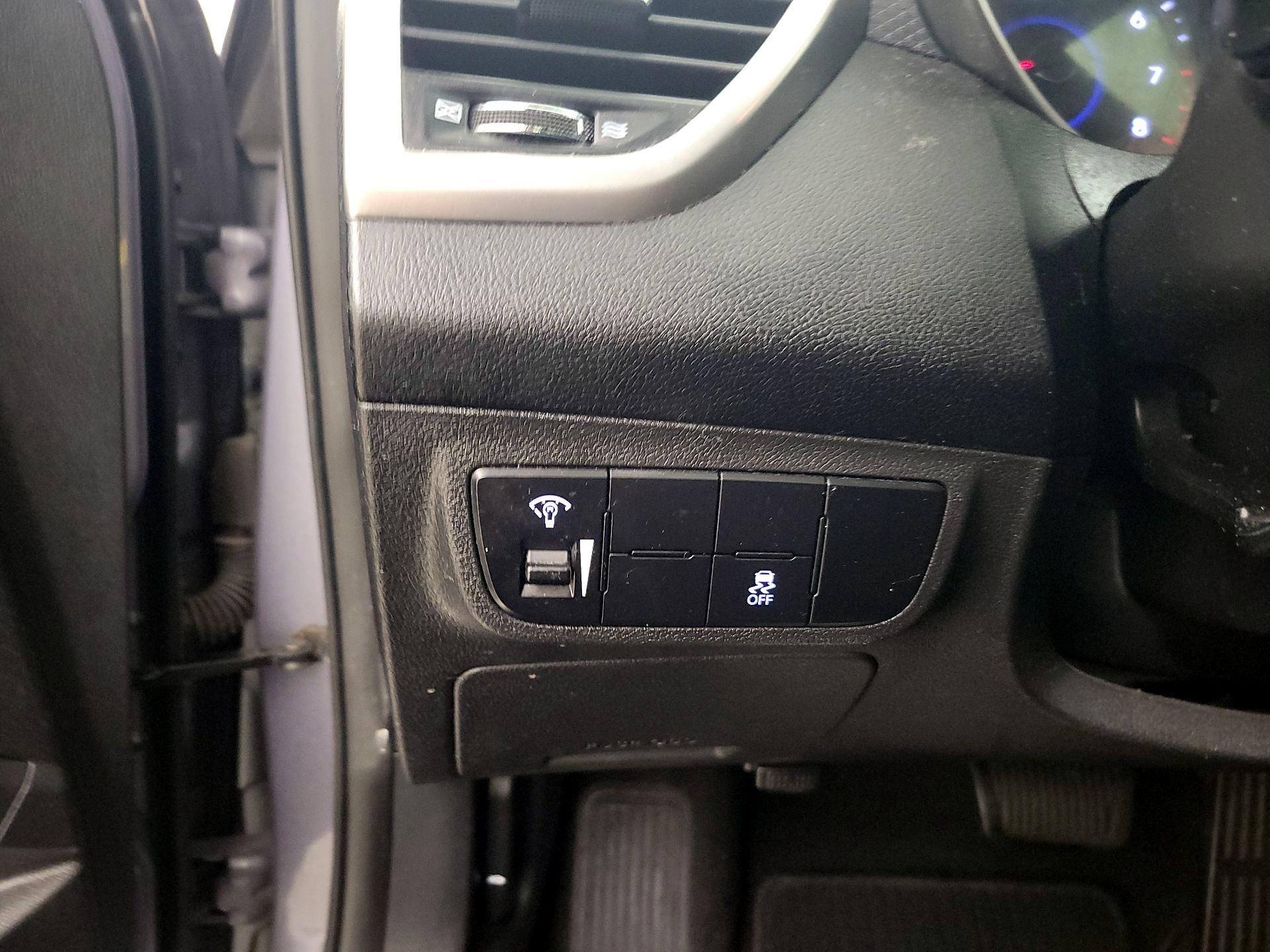 Thumbnail: 2017 Hyundai Veloster - 13