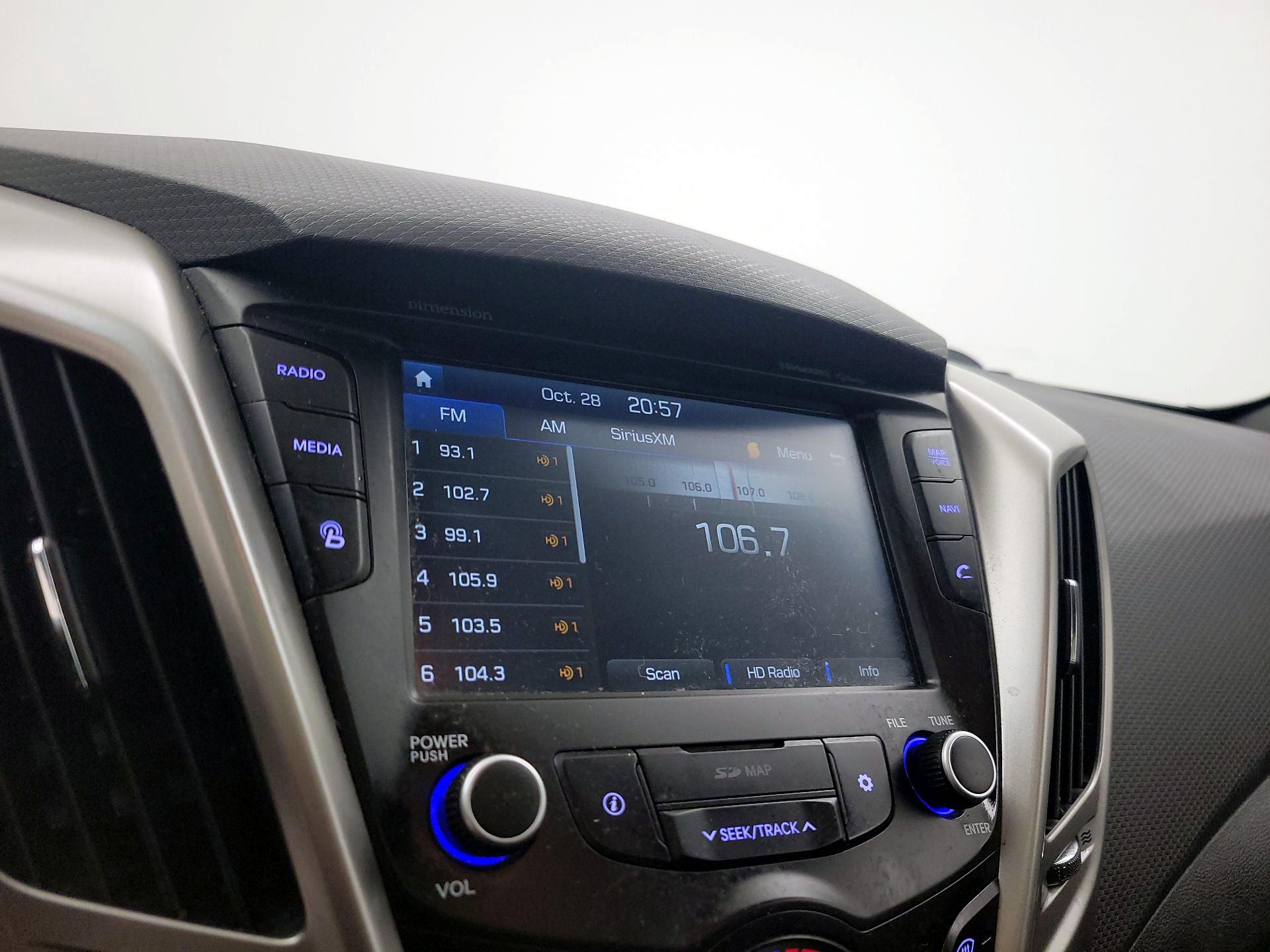 Thumbnail: 2017 Hyundai Veloster - 16