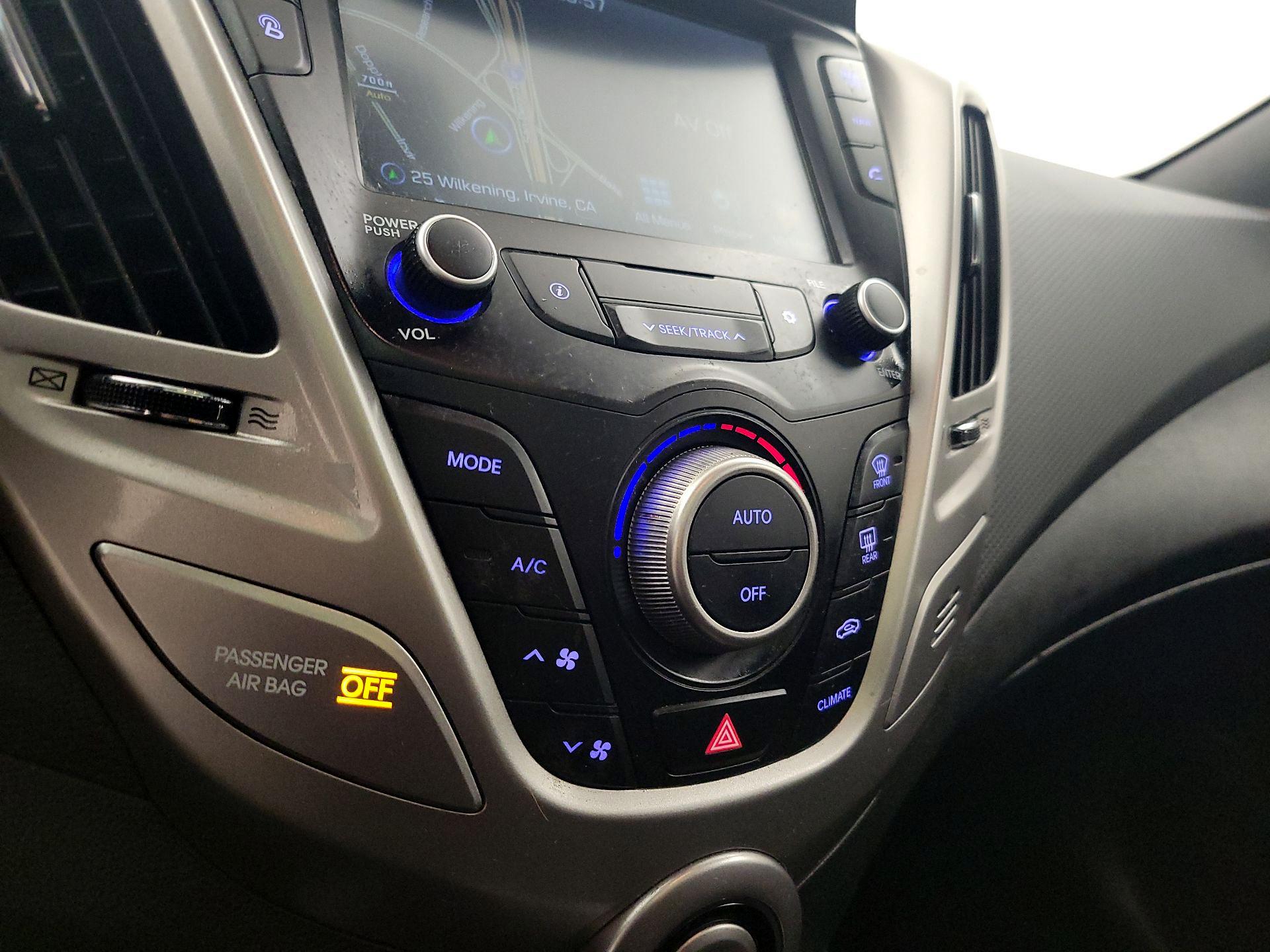 Thumbnail: 2017 Hyundai Veloster - 17