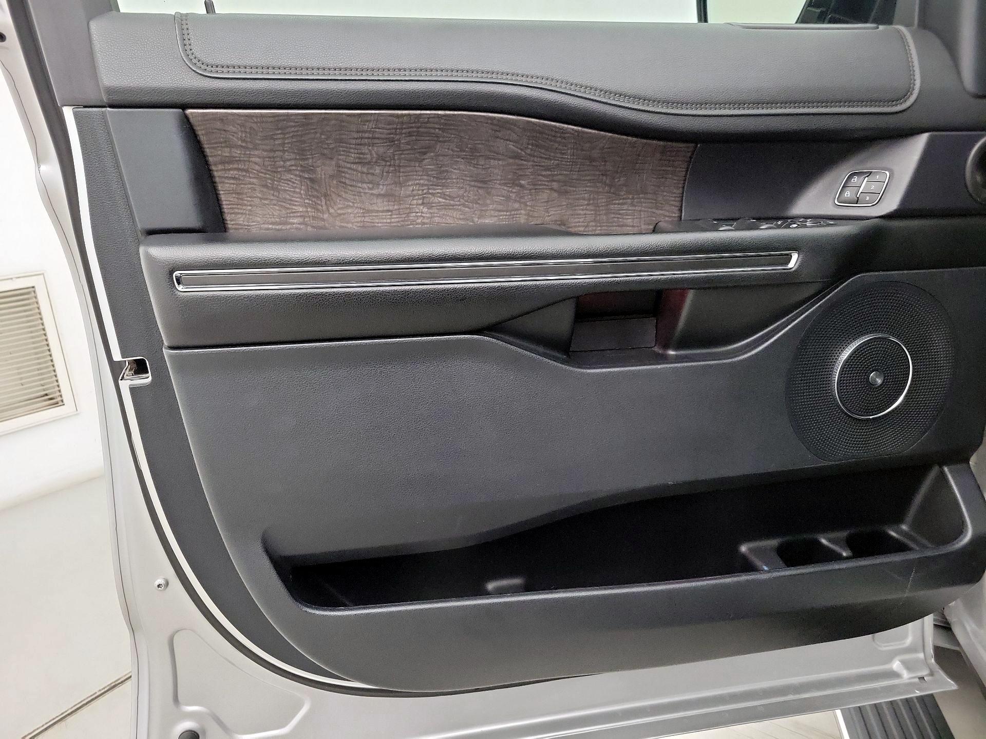 Thumbnail: 2019 Ford Expedition - 12