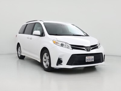 White 2019 Toyota Sienna LE