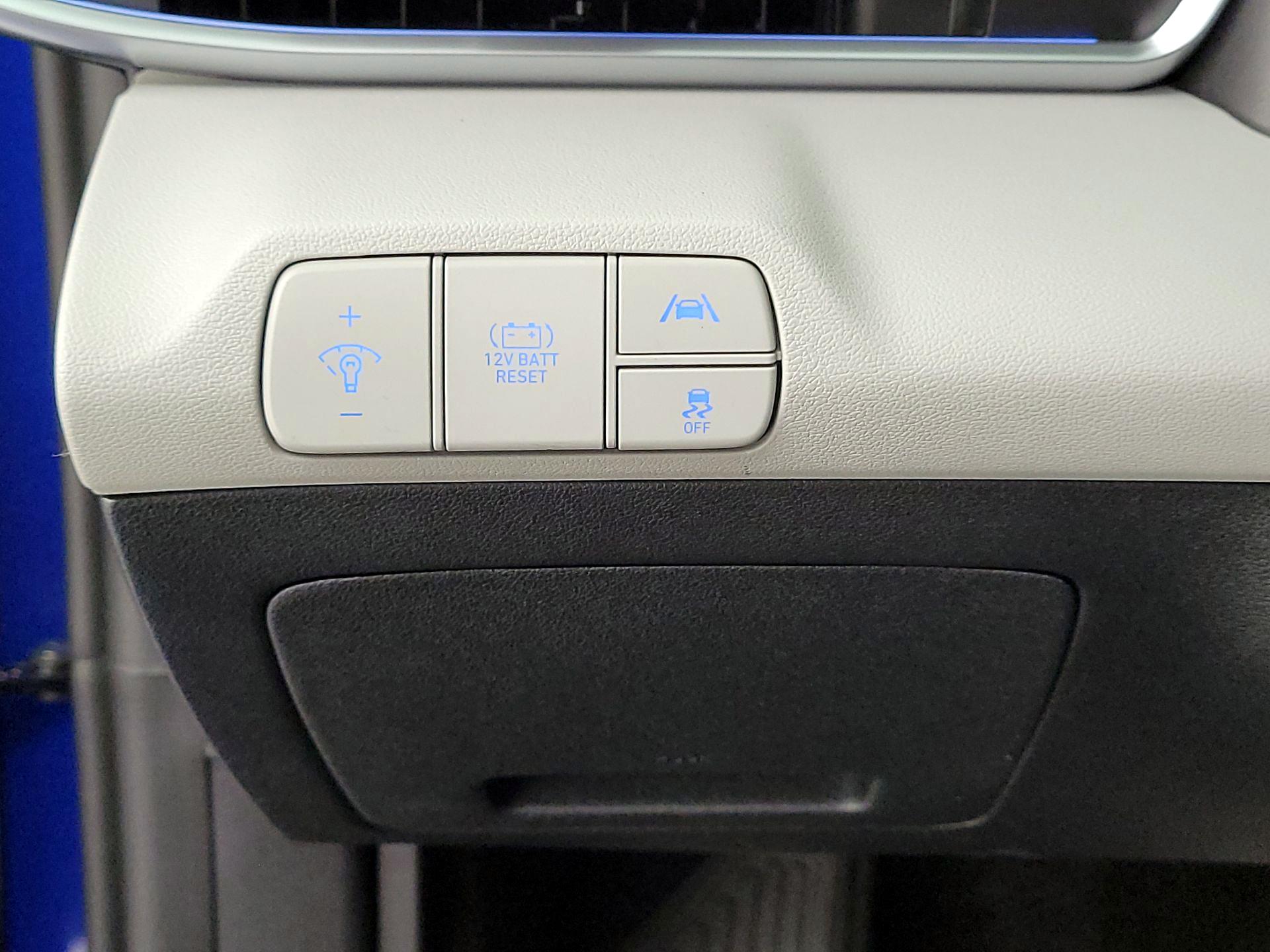 Thumbnail: 2023 Hyundai Elantra - 13