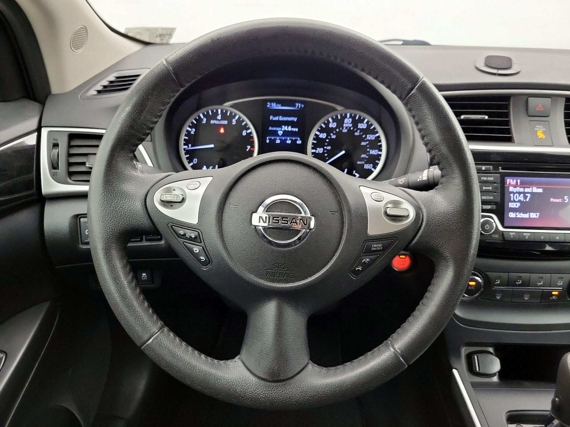 Thumbnail: 2017 Nissan Sentra - 10