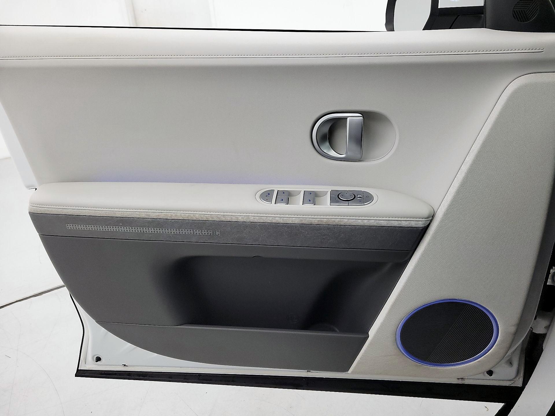 Thumbnail: 2023 Hyundai Ioniq 5 - 12