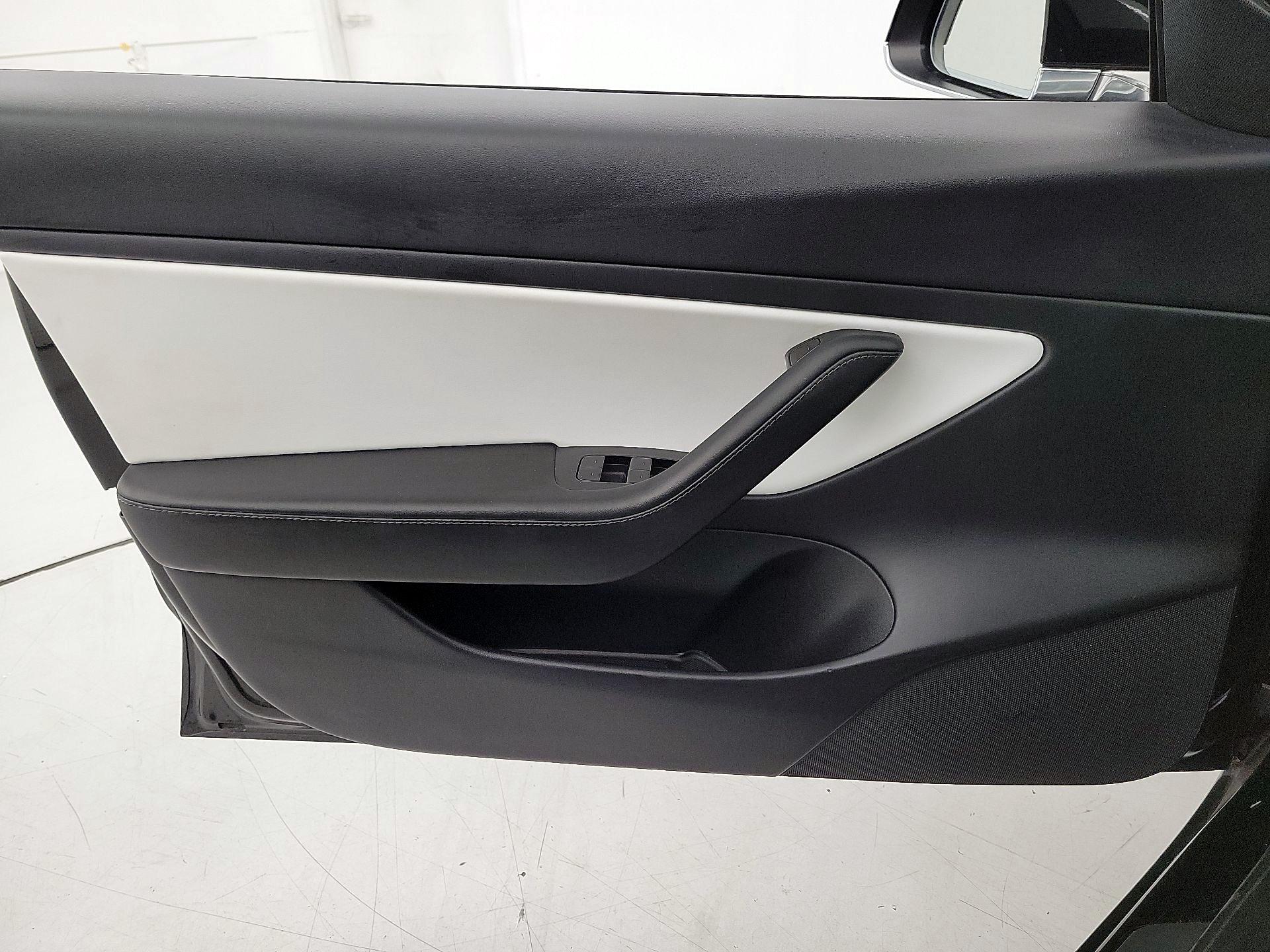 Thumbnail: 2020 Tesla Model 3 - 12