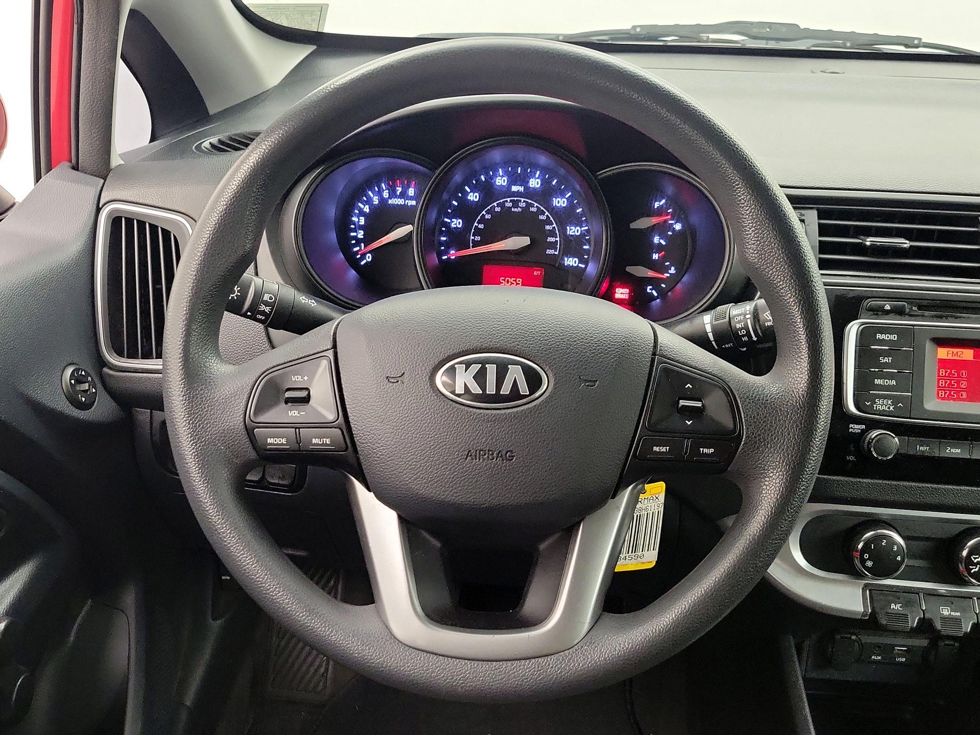 Thumbnail: 2017 Kia Rio - 10