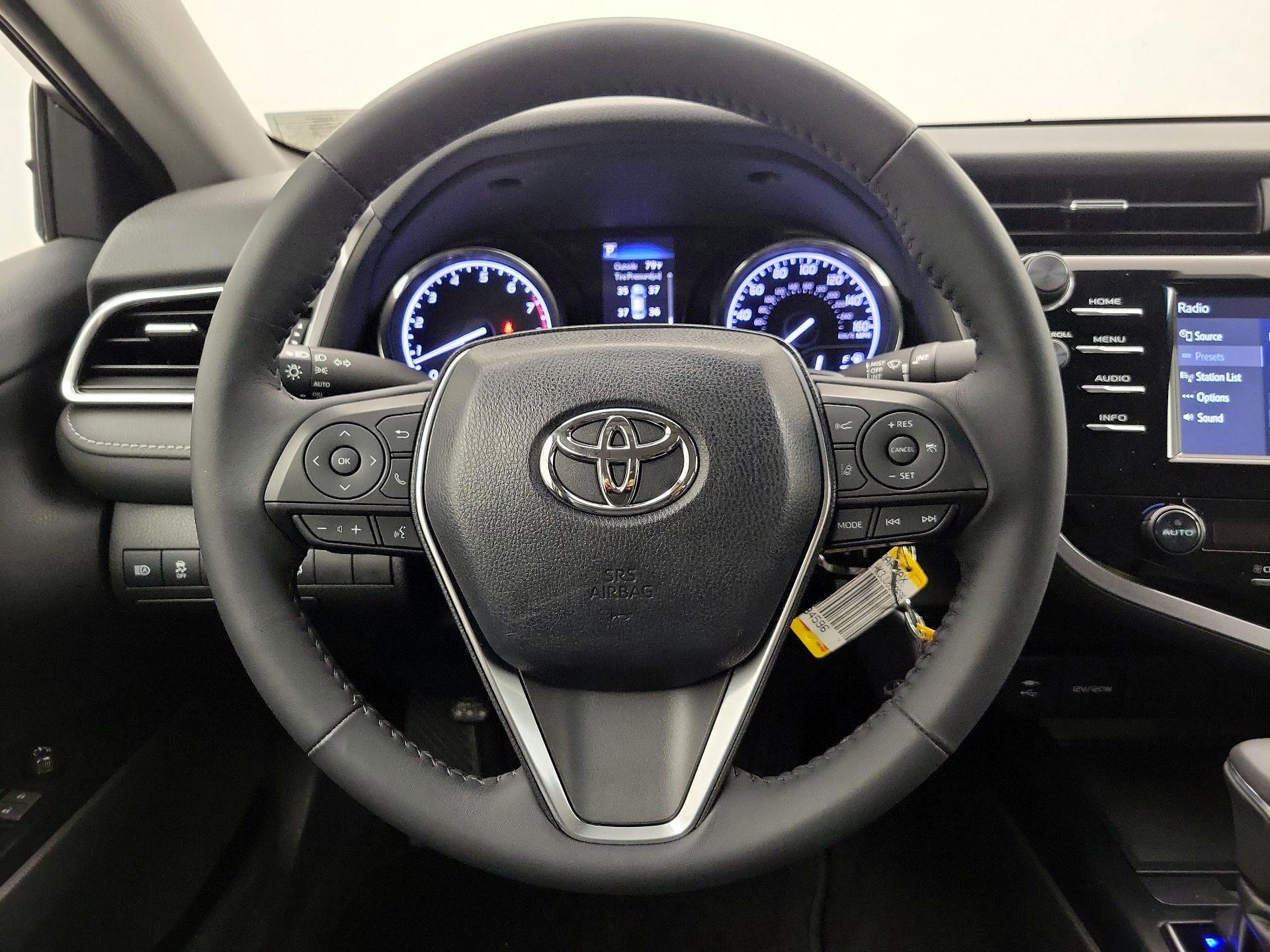 Thumbnail: 2018 Toyota Camry - 10