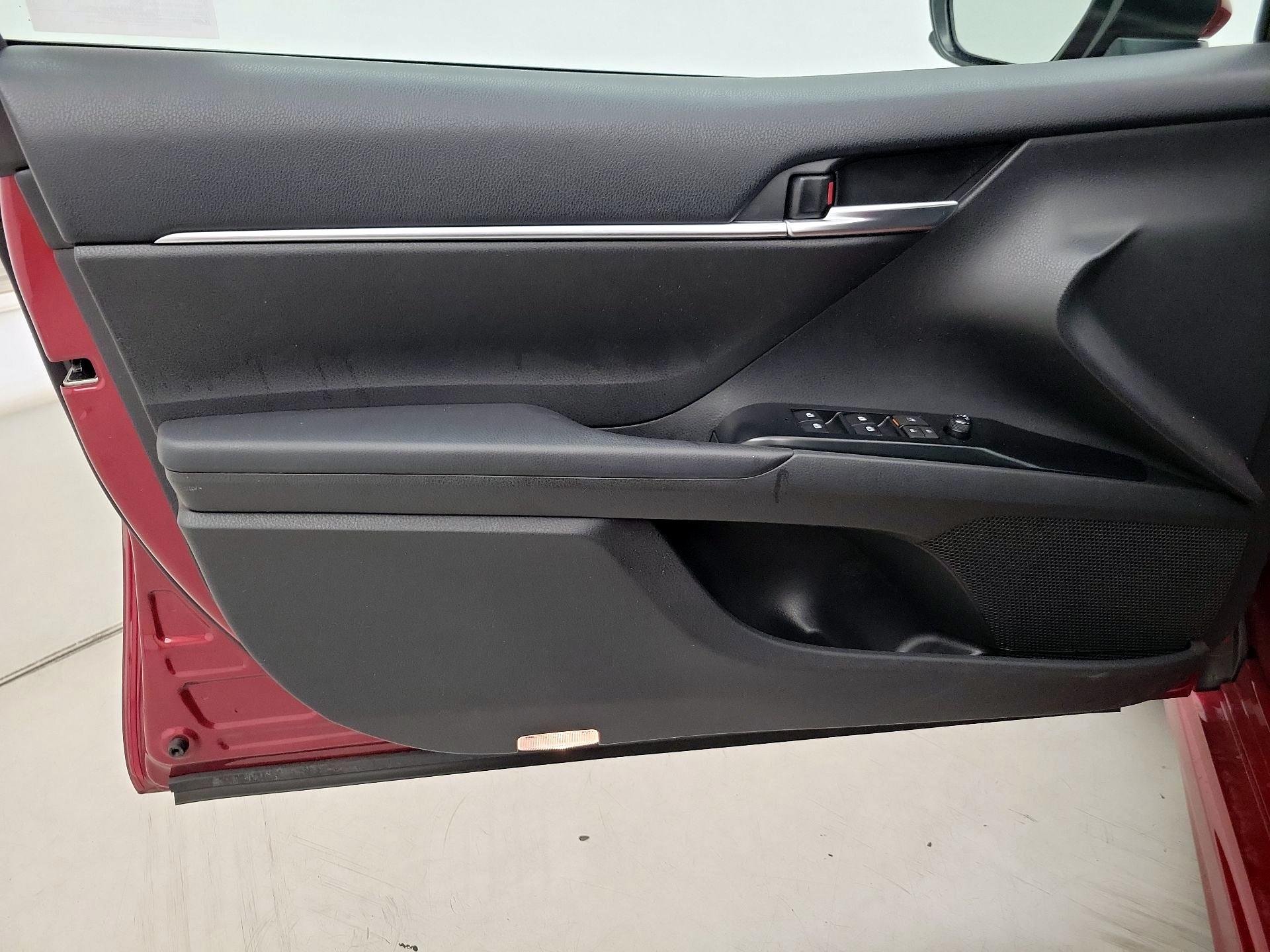 Thumbnail: 2018 Toyota Camry - 12
