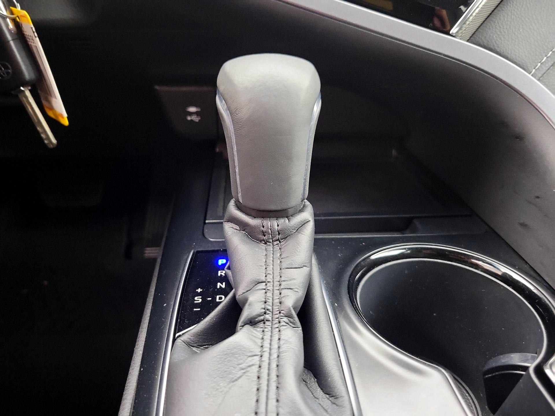 Thumbnail: 2018 Toyota Camry - 17