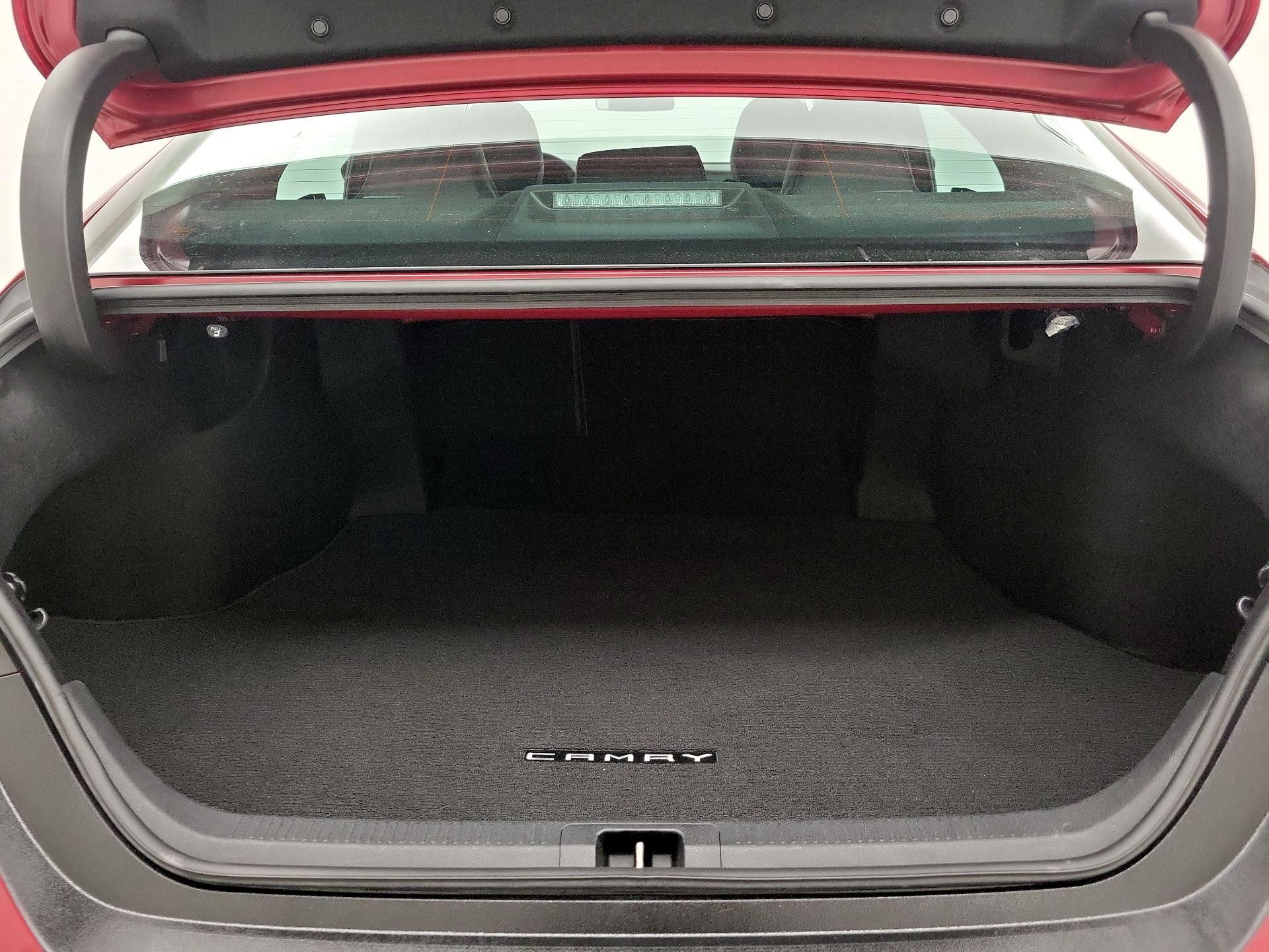Thumbnail: 2018 Toyota Camry - 20