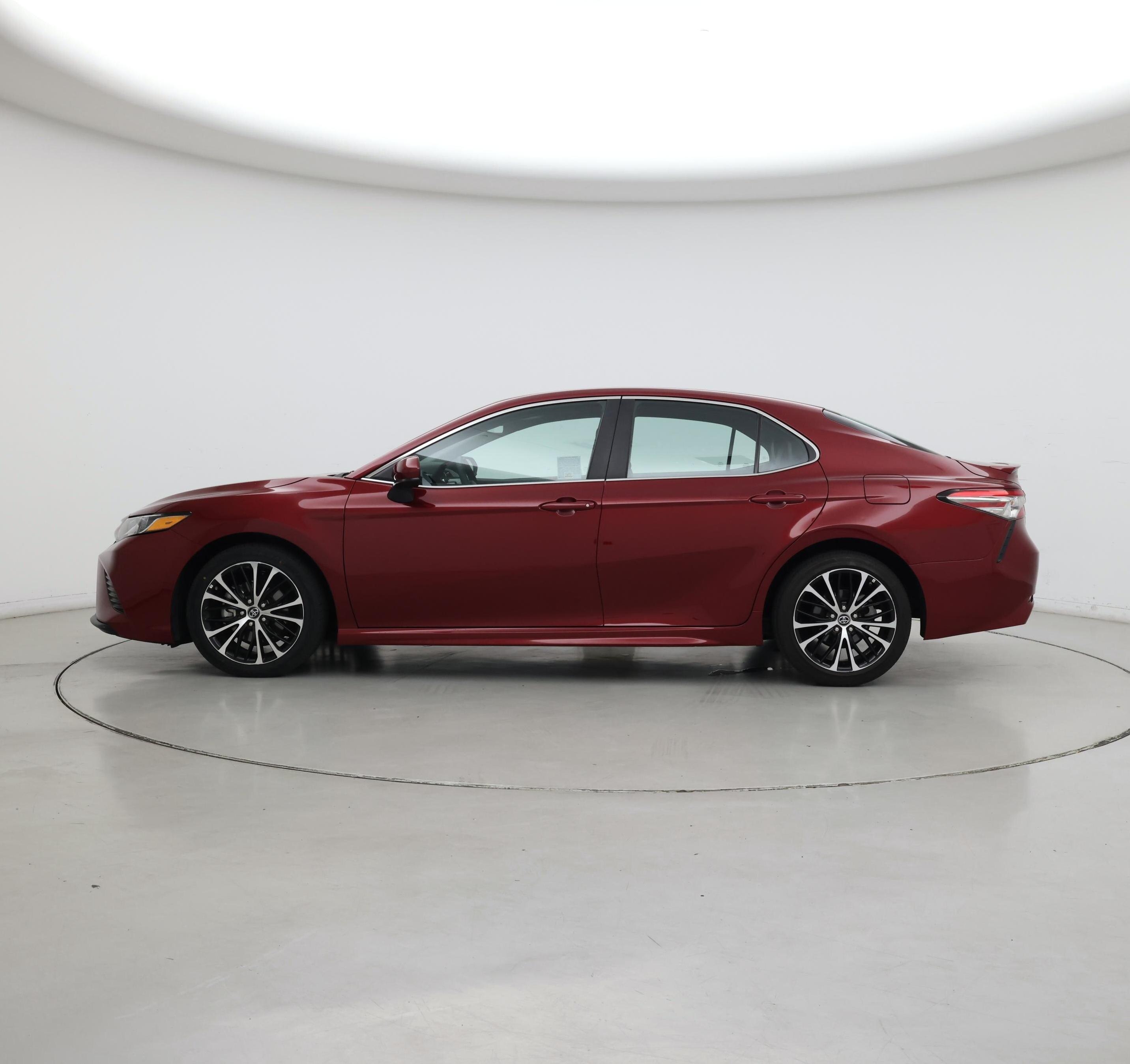 Thumbnail: 2018 Toyota Camry - 3