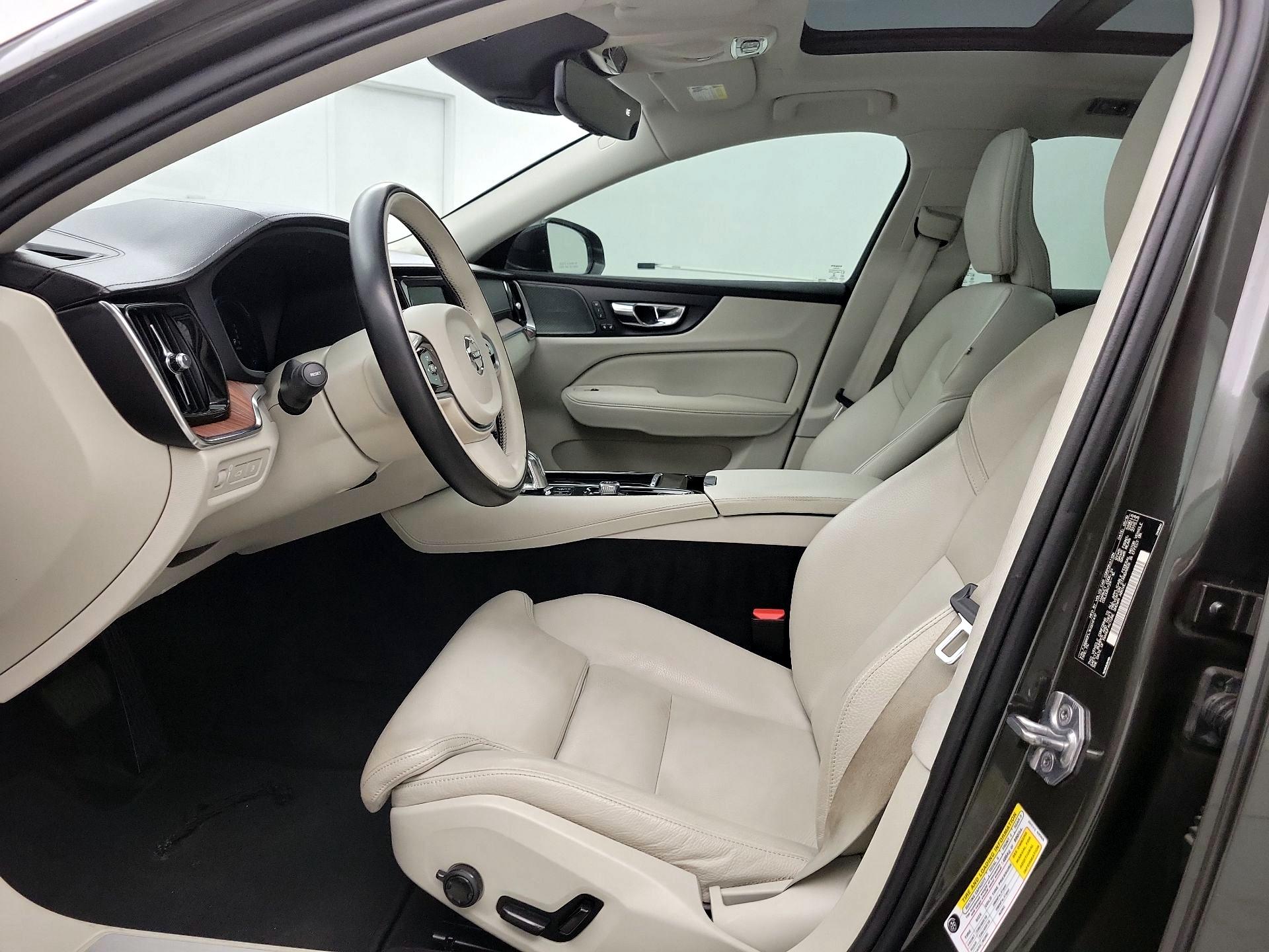Thumbnail: 2019 Volvo S60 - 11
