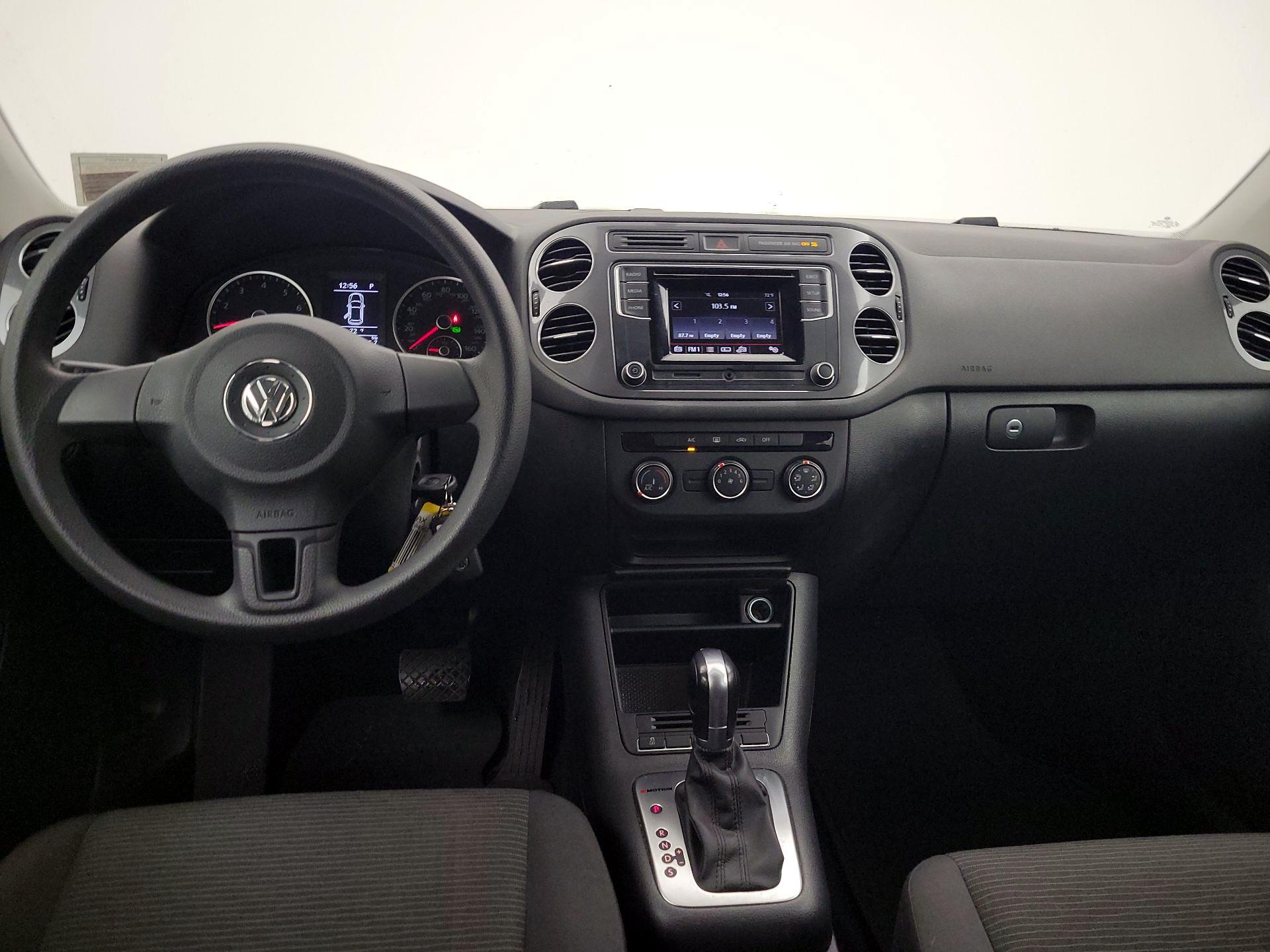 Thumbnail: 2017 Volkswagen Tiguan - 9