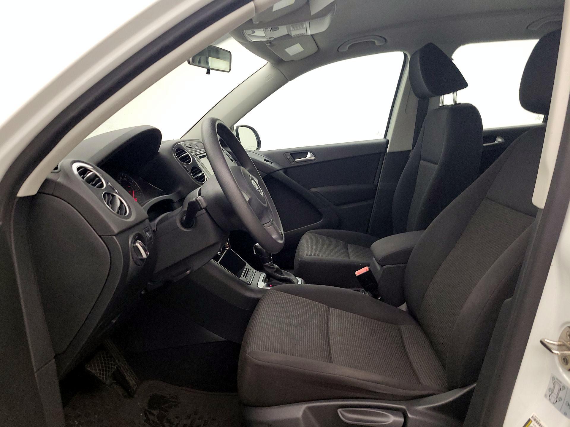 Thumbnail: 2017 Volkswagen Tiguan - 11