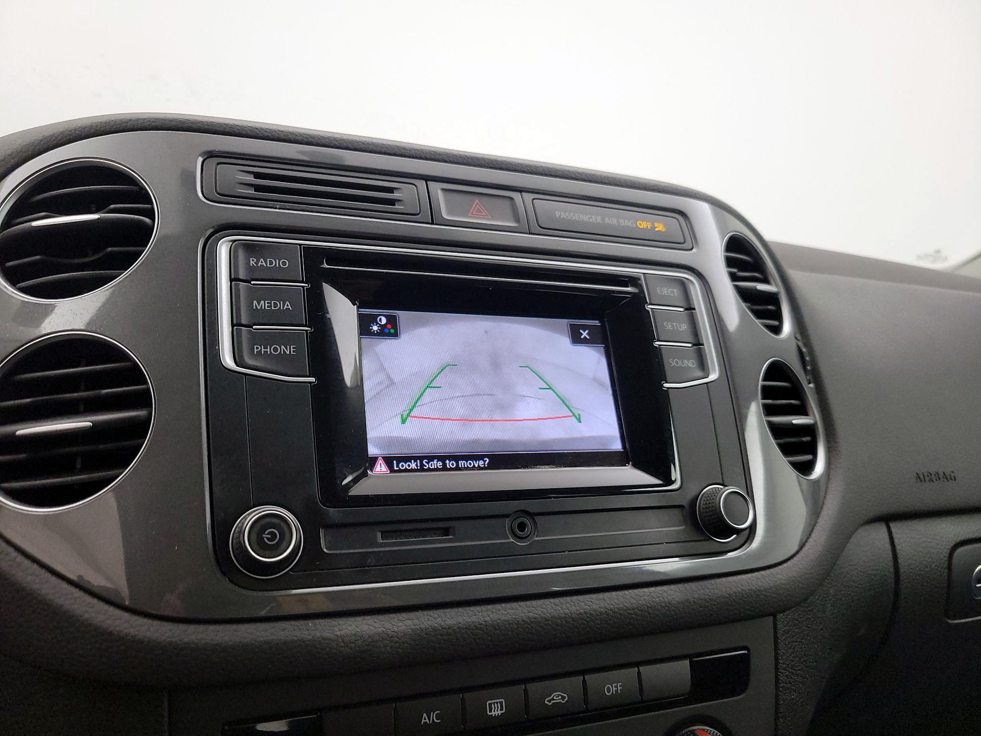 Thumbnail: 2017 Volkswagen Tiguan - 14