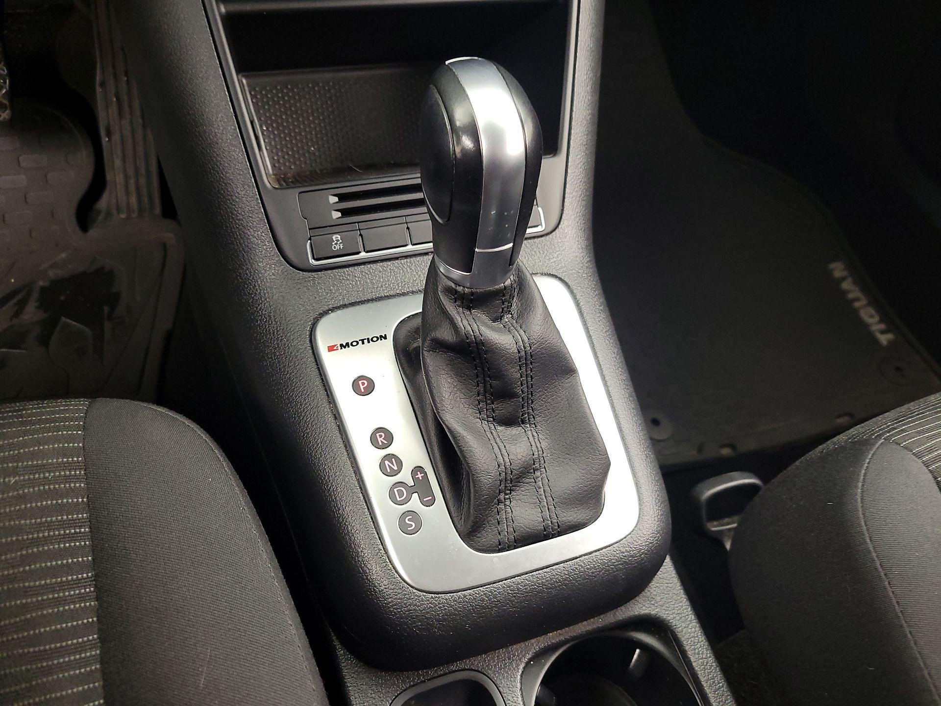 Thumbnail: 2017 Volkswagen Tiguan - 17