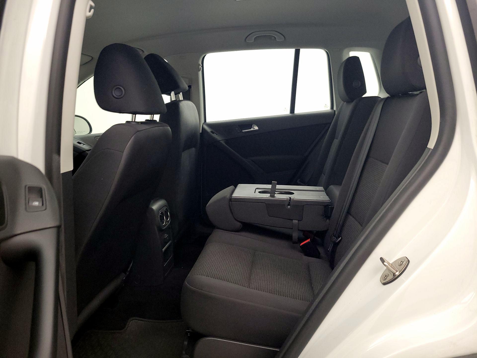 Thumbnail: 2017 Volkswagen Tiguan - 19