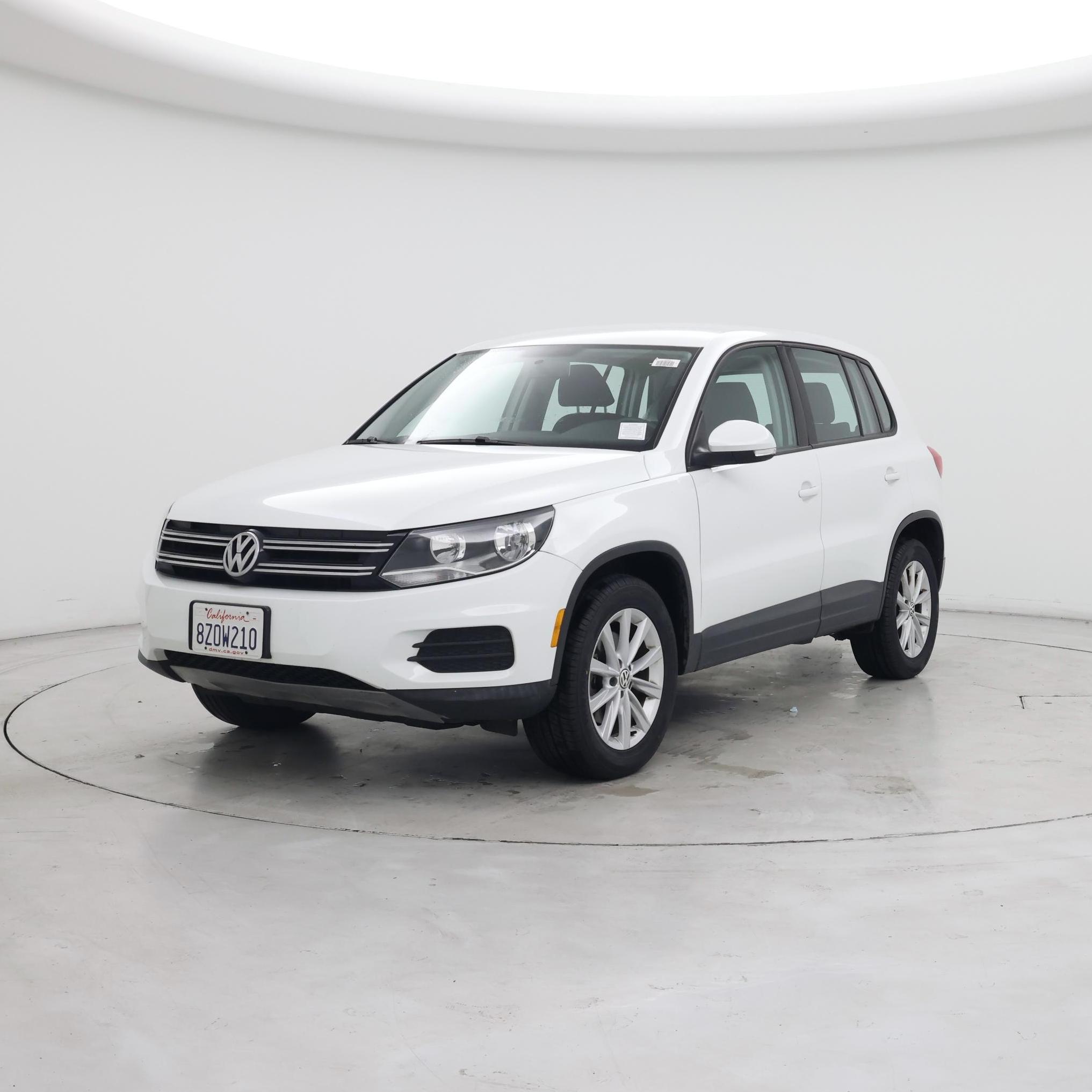 Thumbnail: 2017 Volkswagen Tiguan - 4