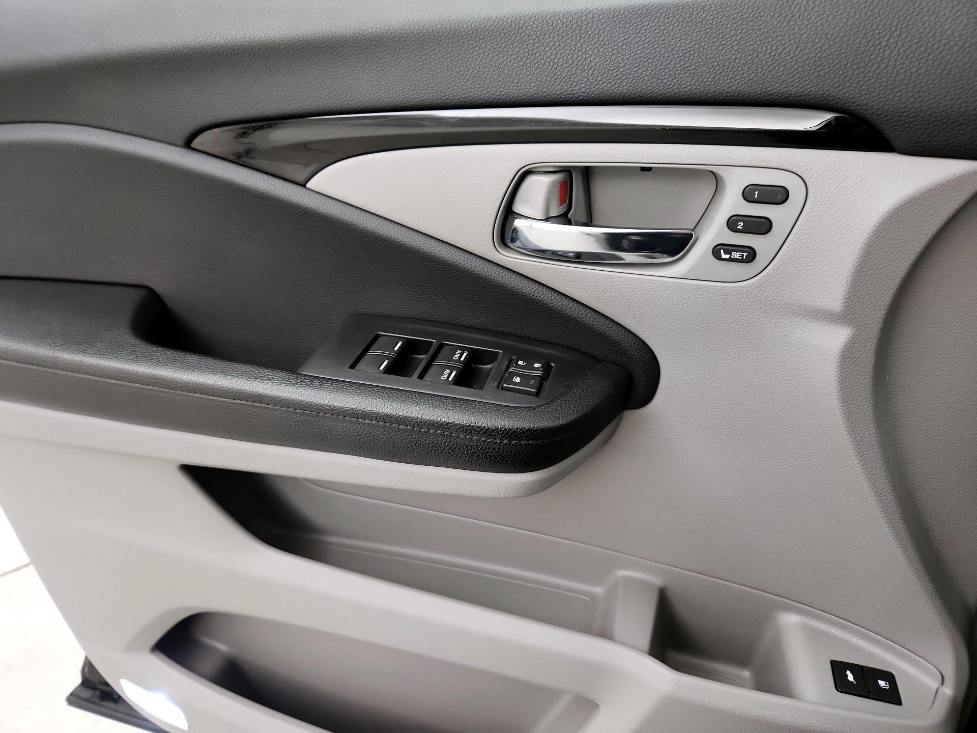 Thumbnail: 2016 Honda Pilot - 12