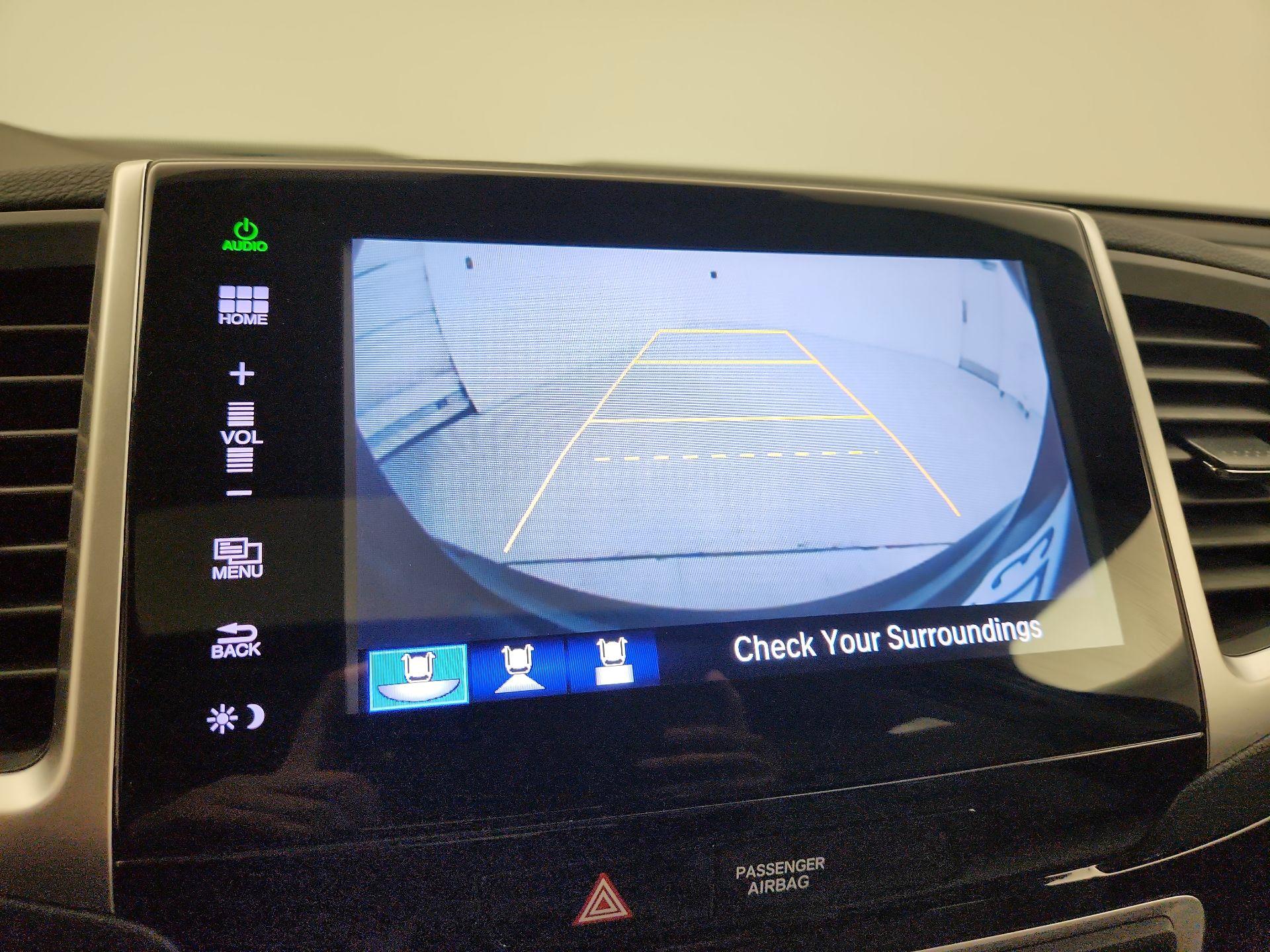 Thumbnail: 2016 Honda Pilot - 15