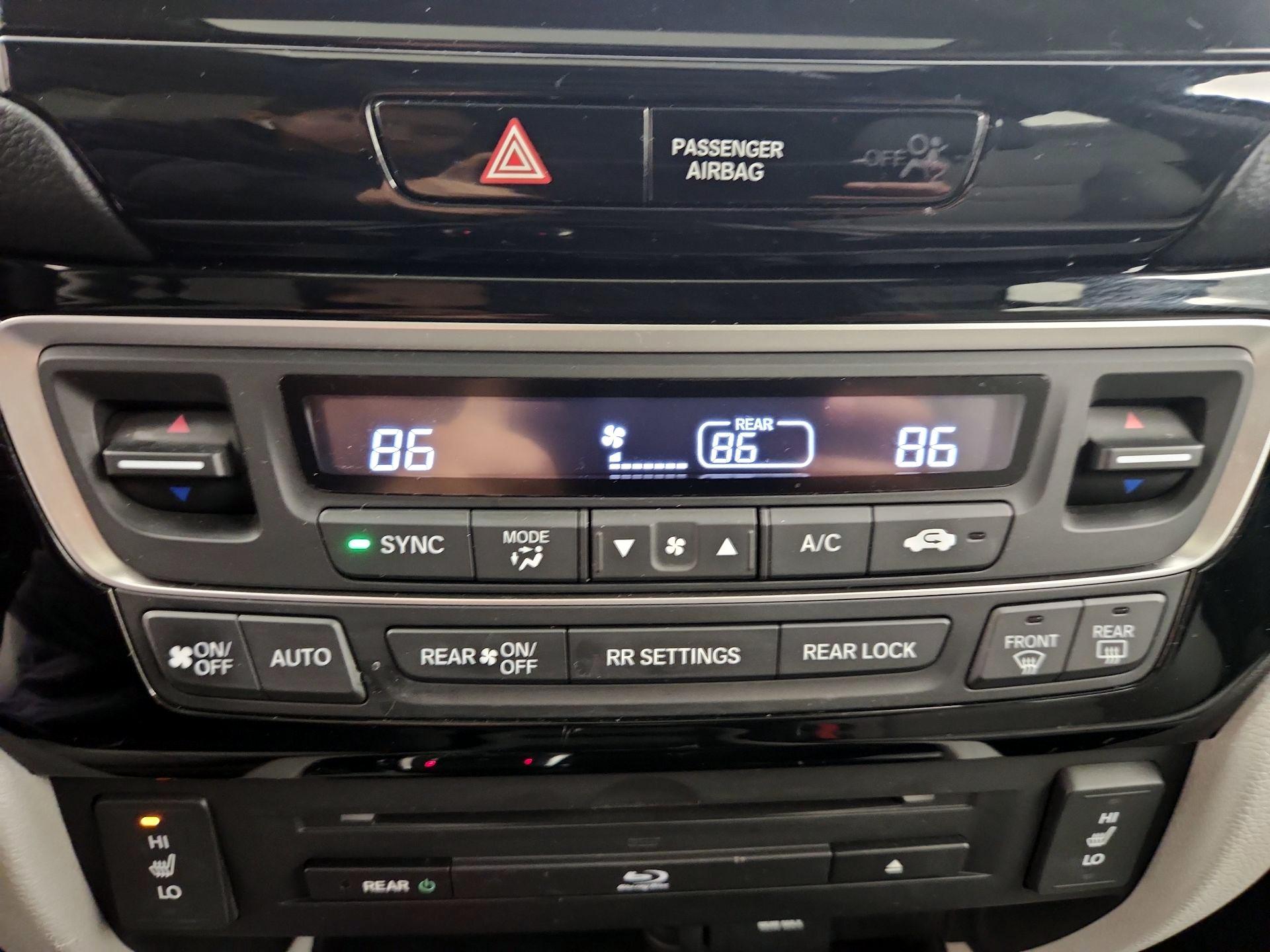 Thumbnail: 2016 Honda Pilot - 17