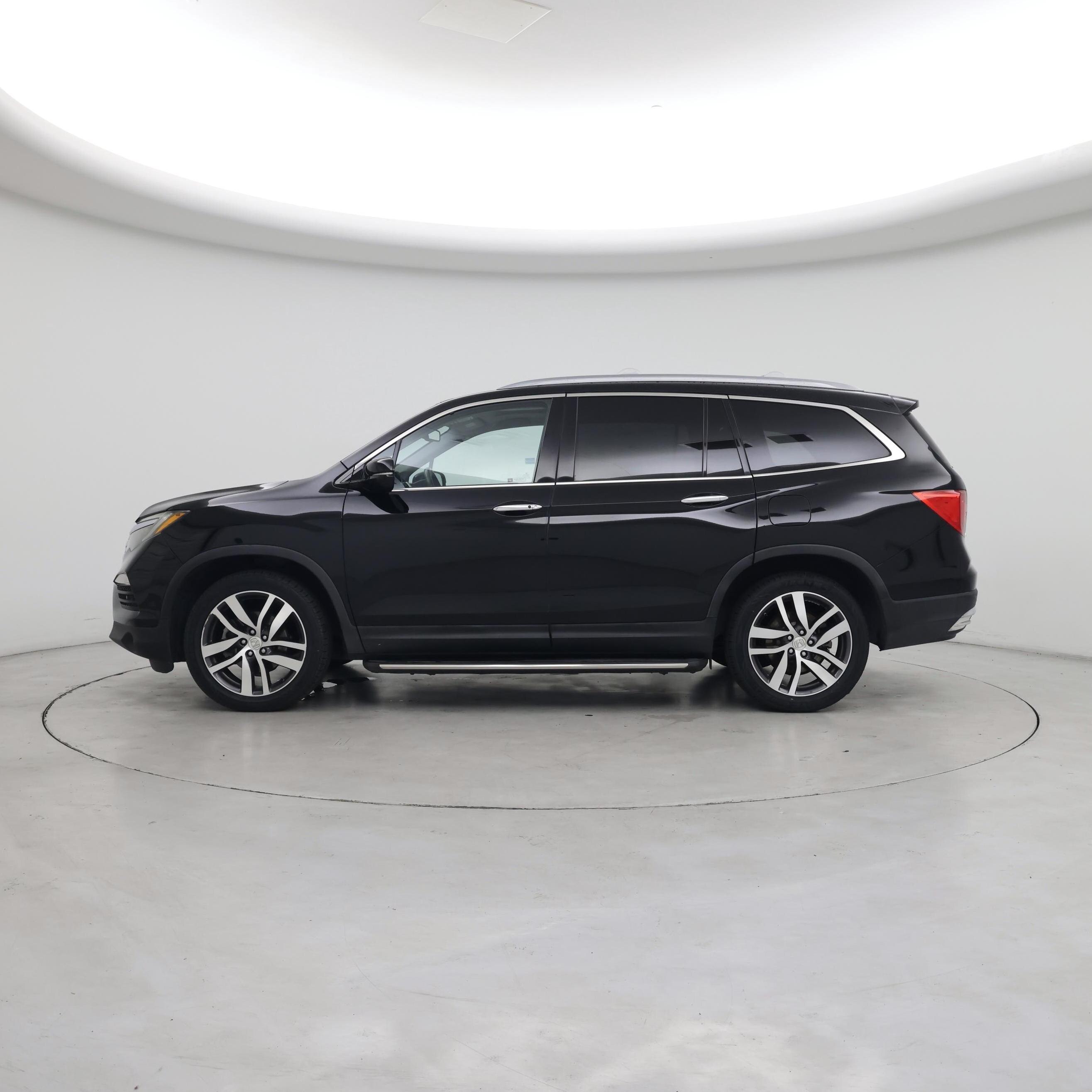 Thumbnail: 2016 Honda Pilot - 3