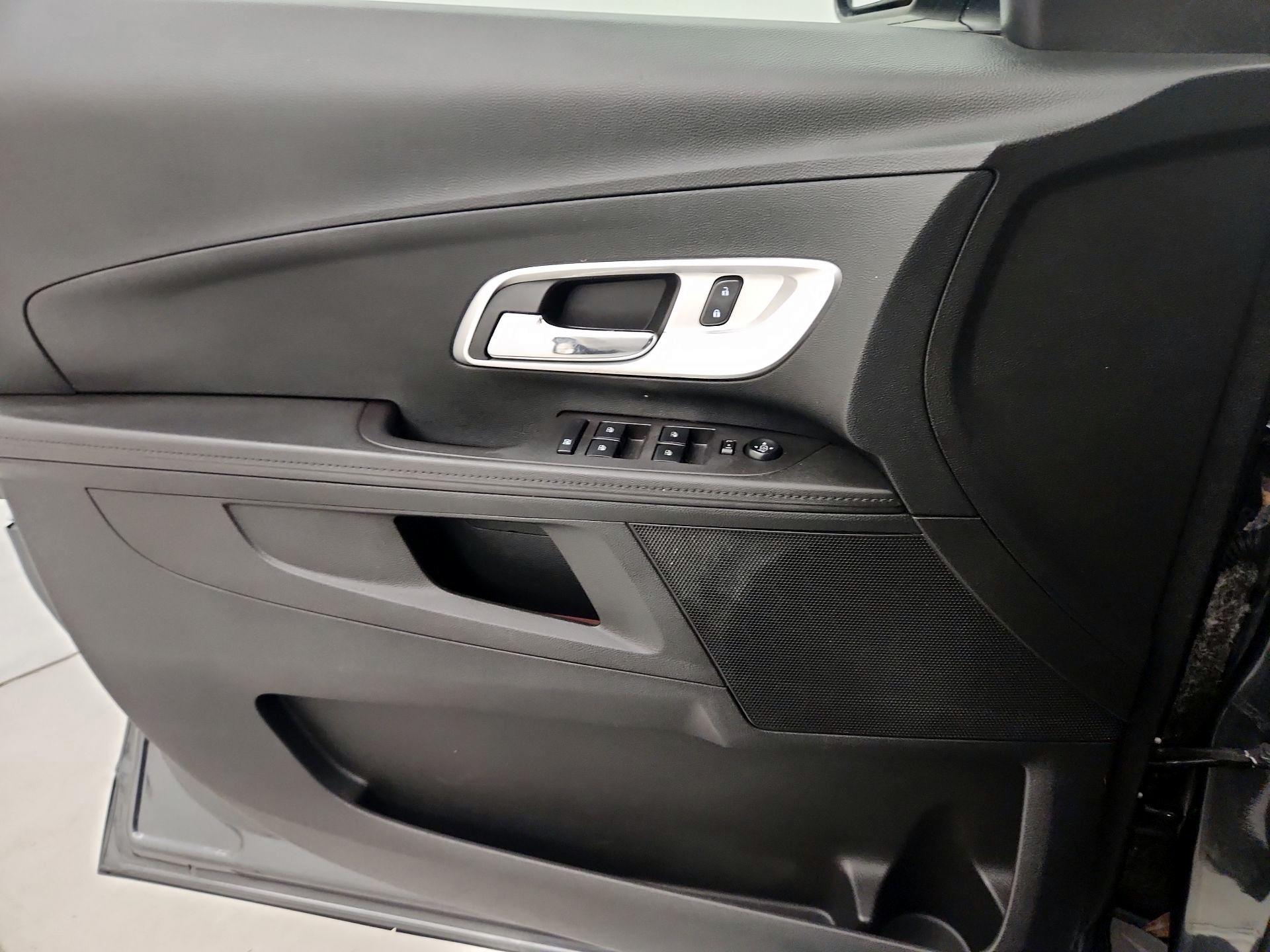 Thumbnail: 2017 Chevrolet Equinox - 12