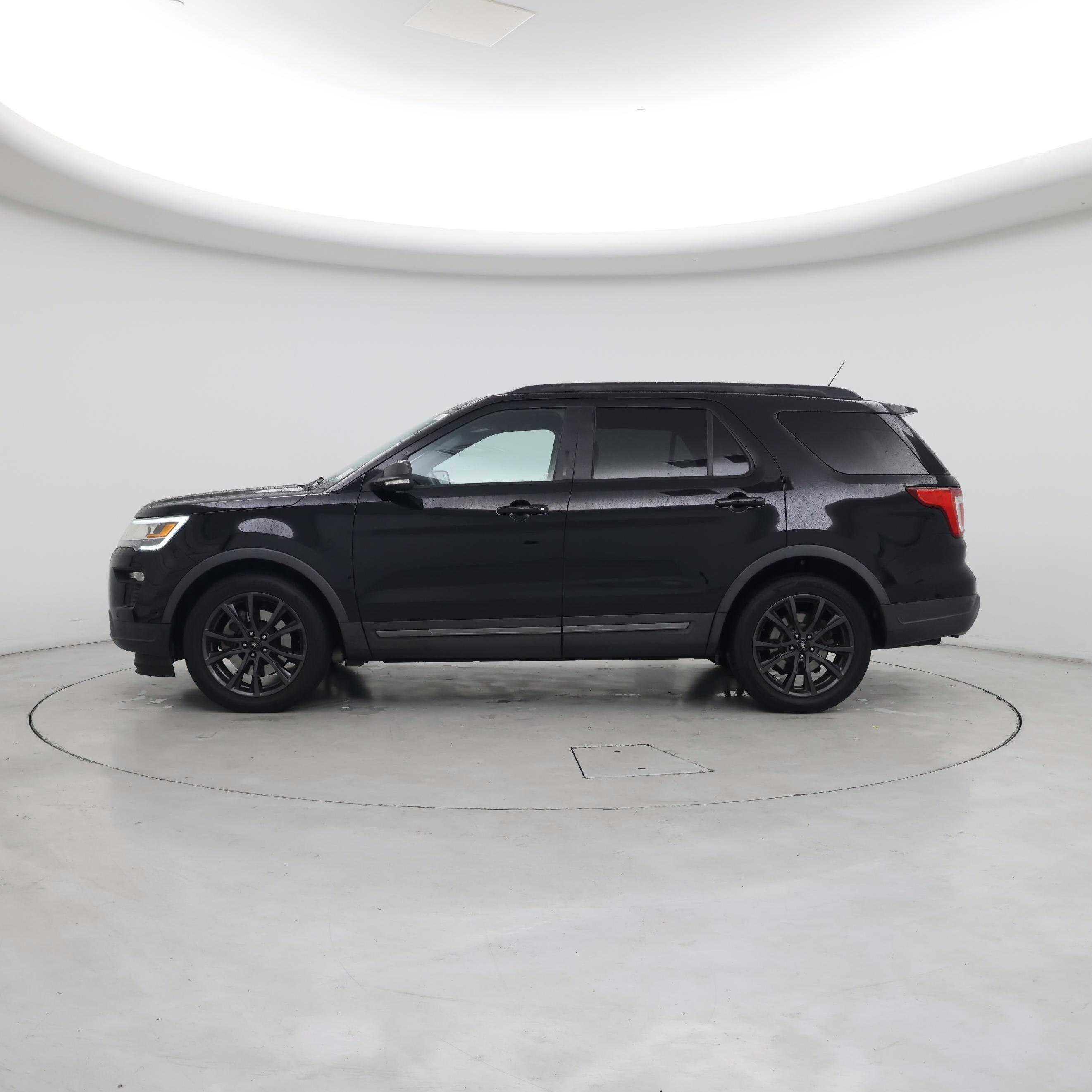 Thumbnail: 2018 Ford Explorer - 3