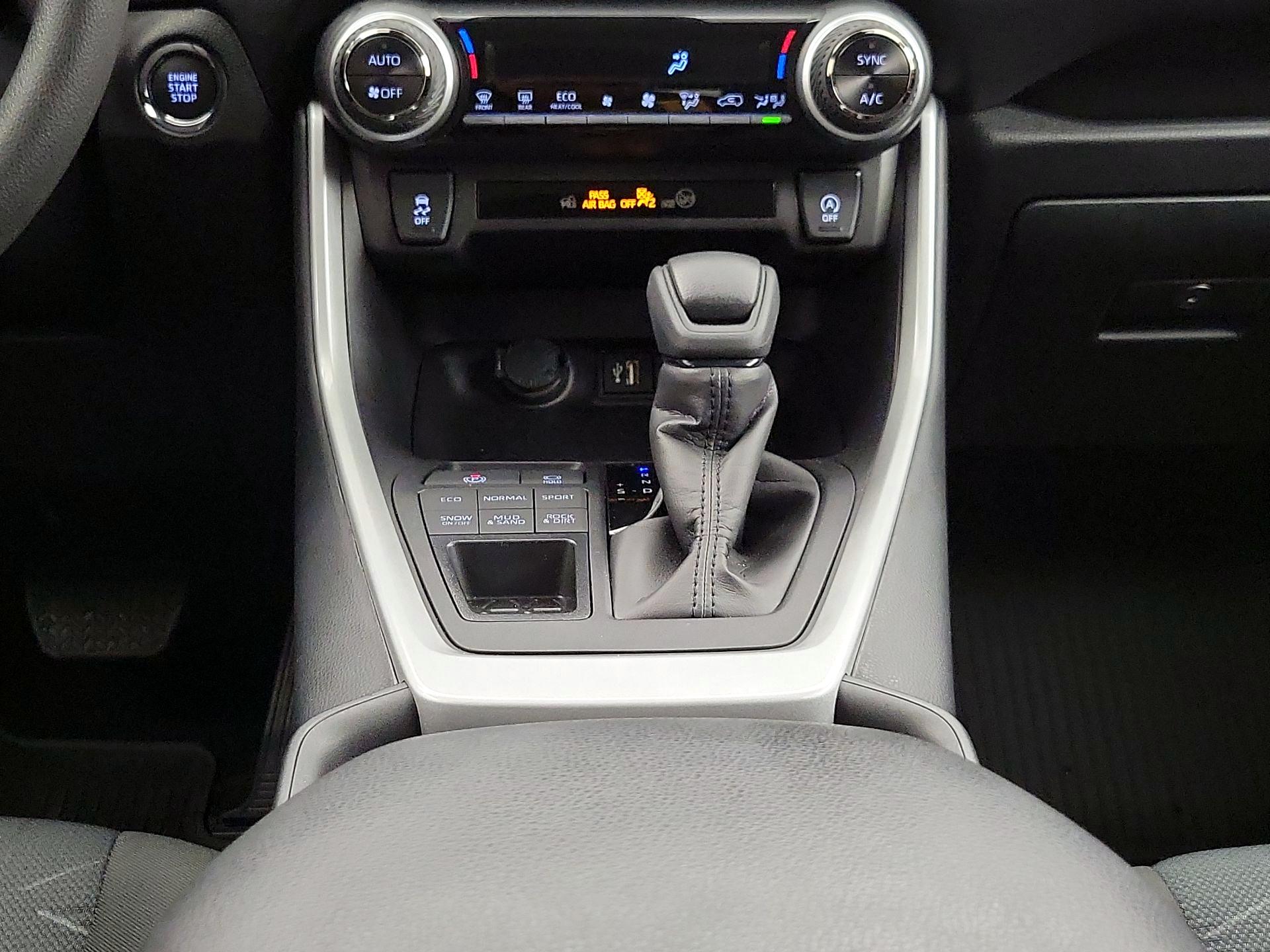 Thumbnail: 2025 Toyota RAV4 - 17