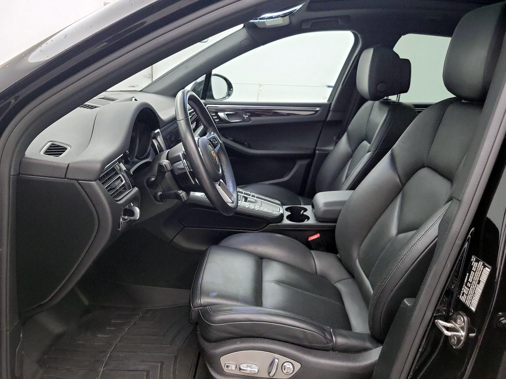 Thumbnail: 2020 Porsche Macan - 11