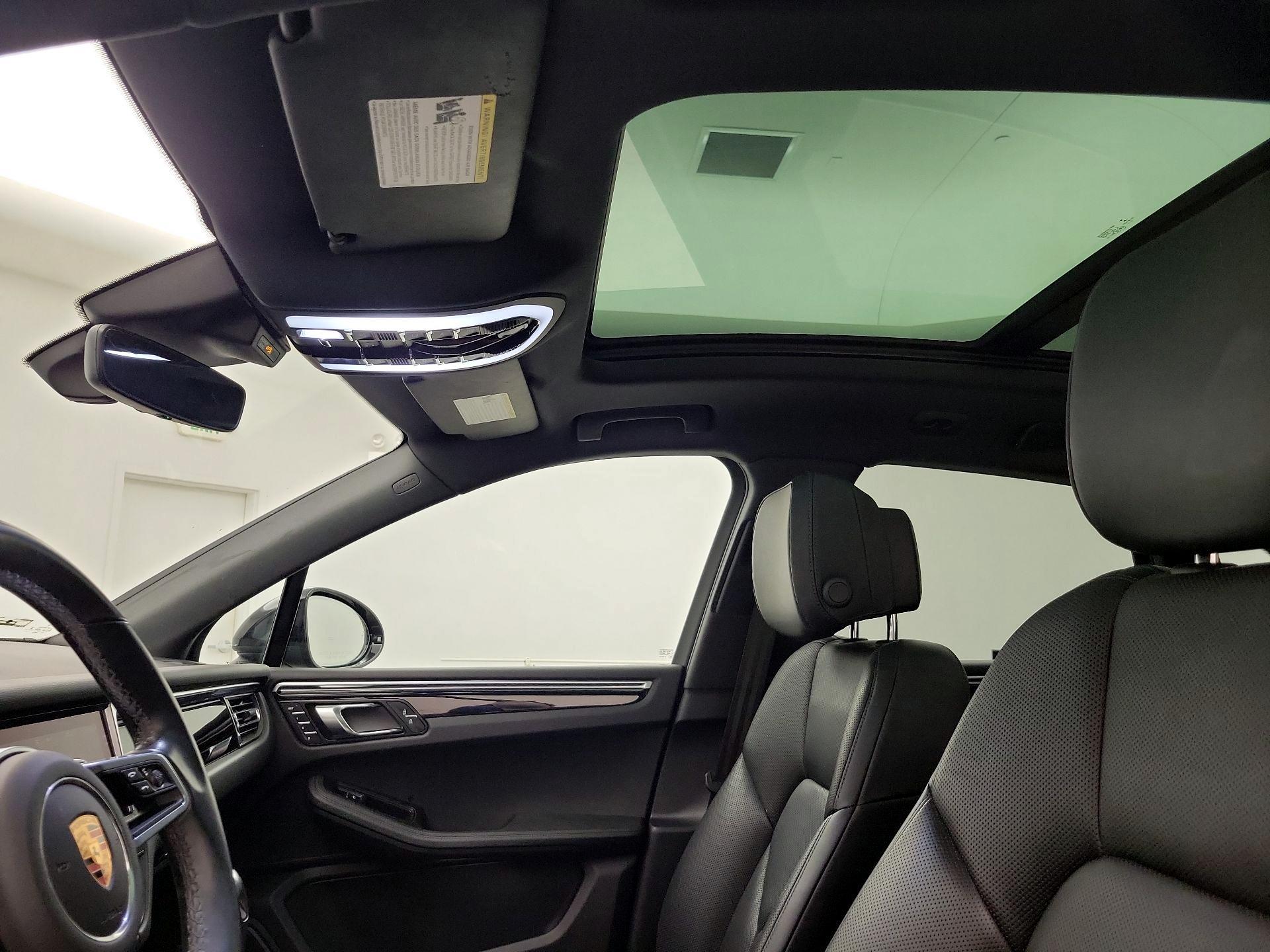 Thumbnail: 2020 Porsche Macan - 20