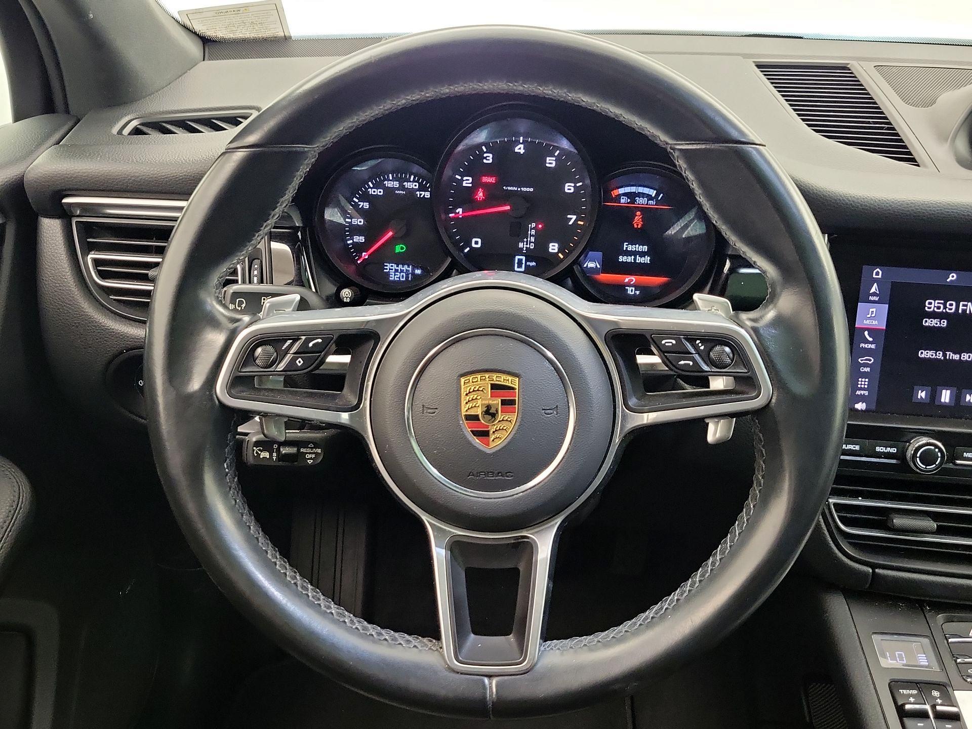 Thumbnail: 2021 Porsche Macan - 10