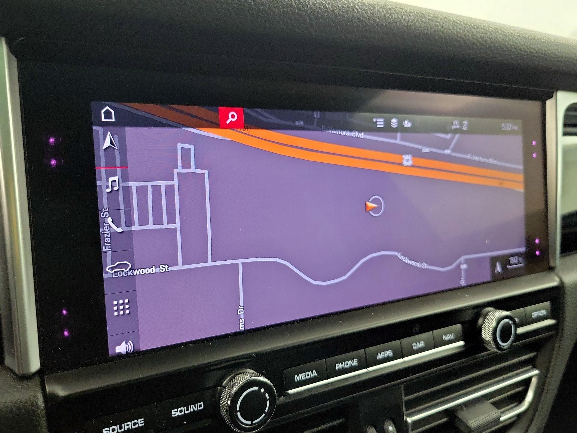 Thumbnail: 2021 Porsche Macan - 14