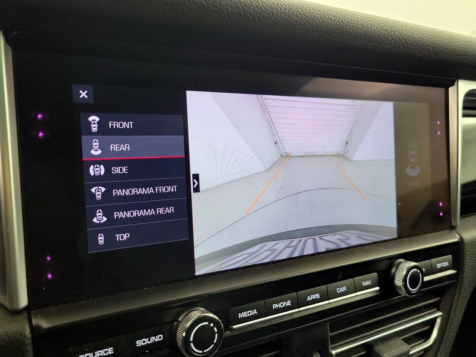 Thumbnail: 2021 Porsche Macan - 15