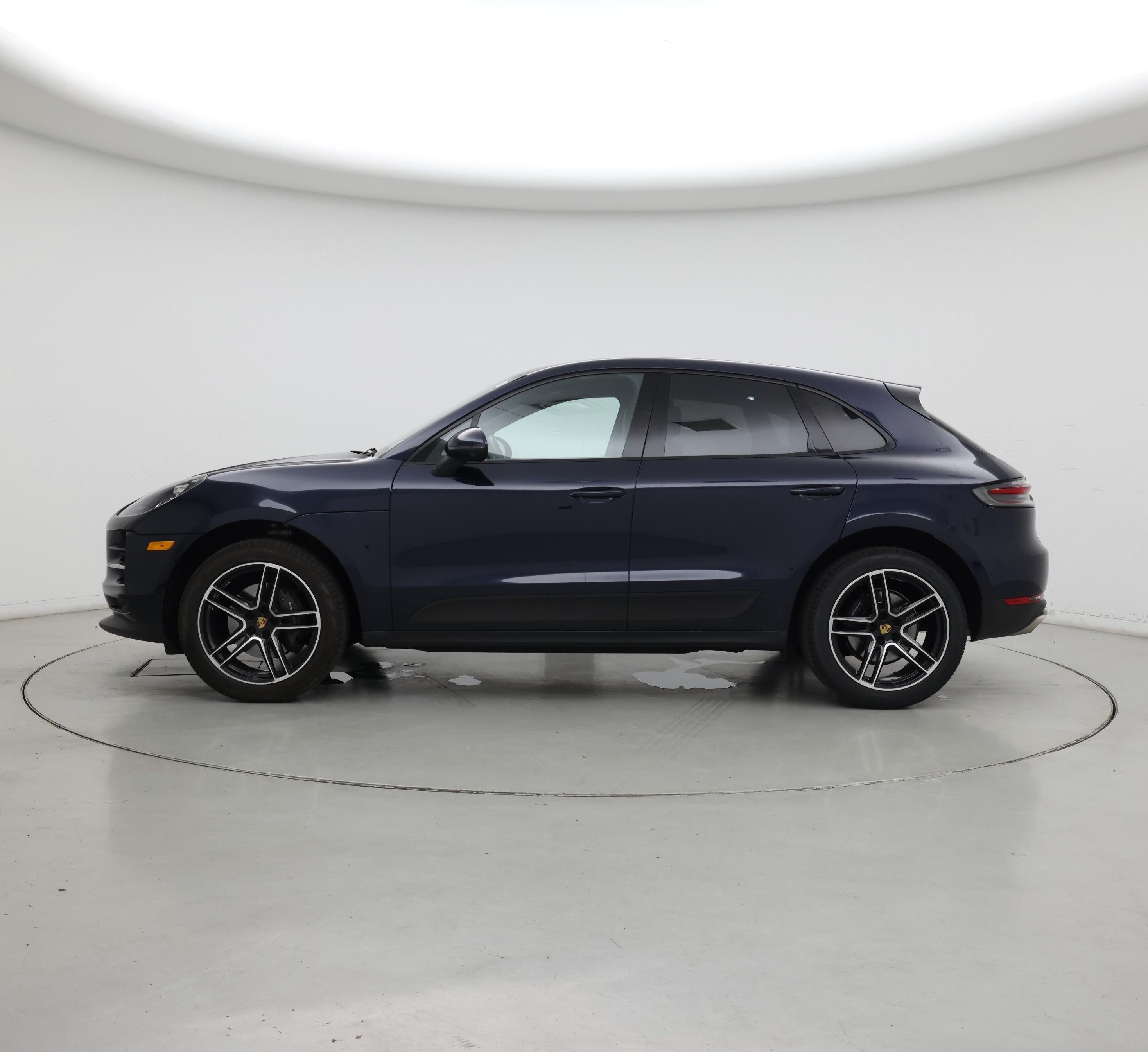Thumbnail: 2021 Porsche Macan - 3
