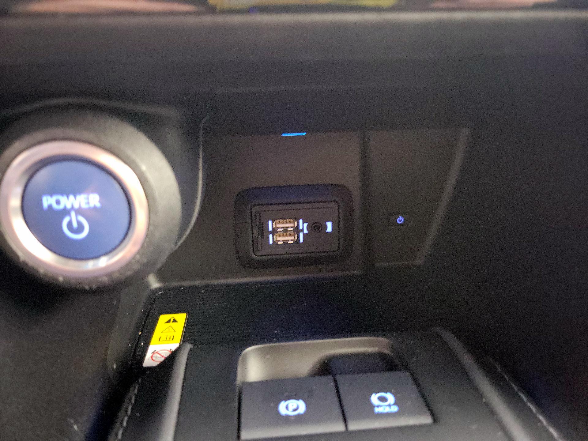 Thumbnail: 2021 Toyota Venza - 18