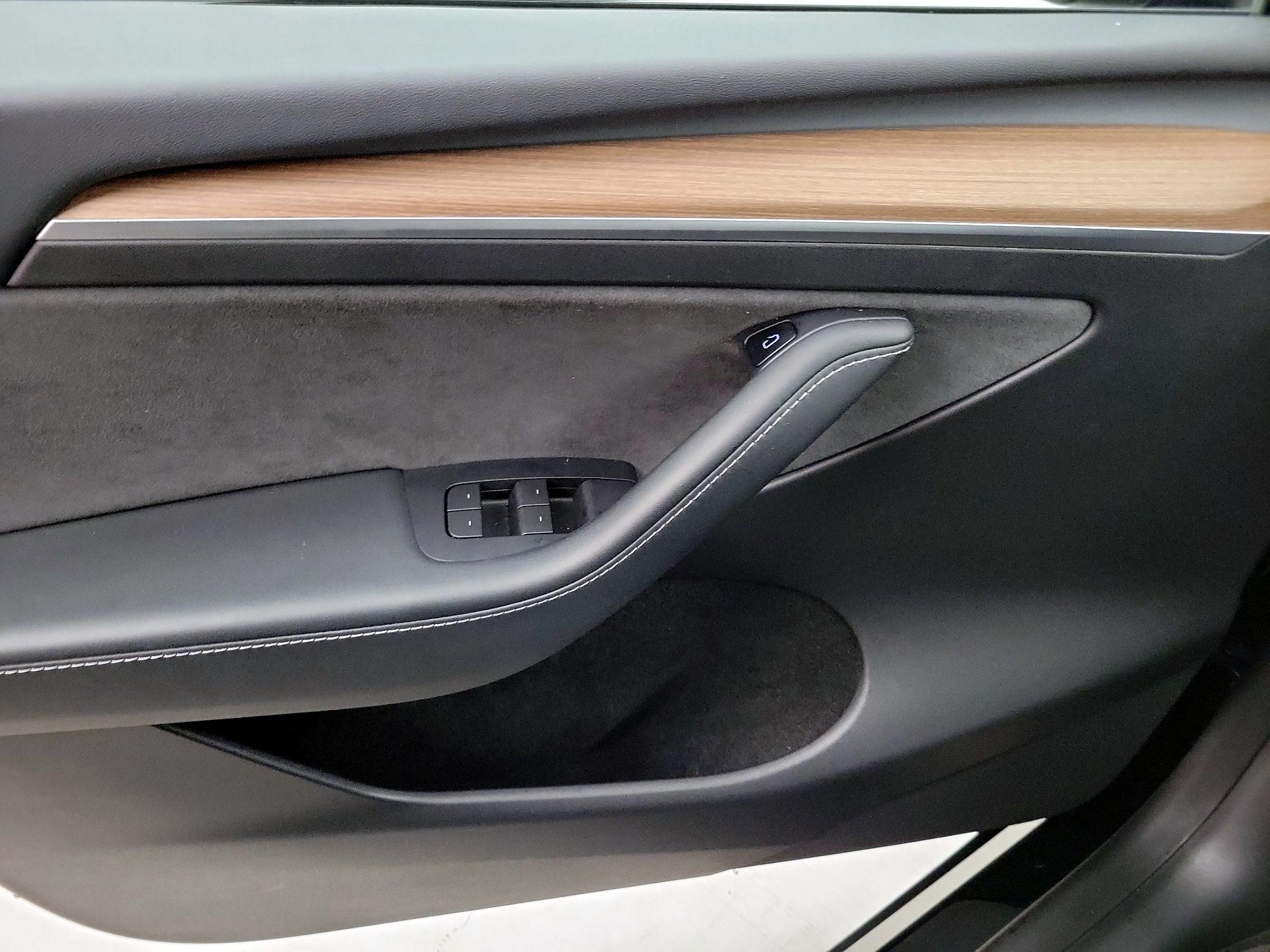 Thumbnail: 2022 Tesla Model Y - 12