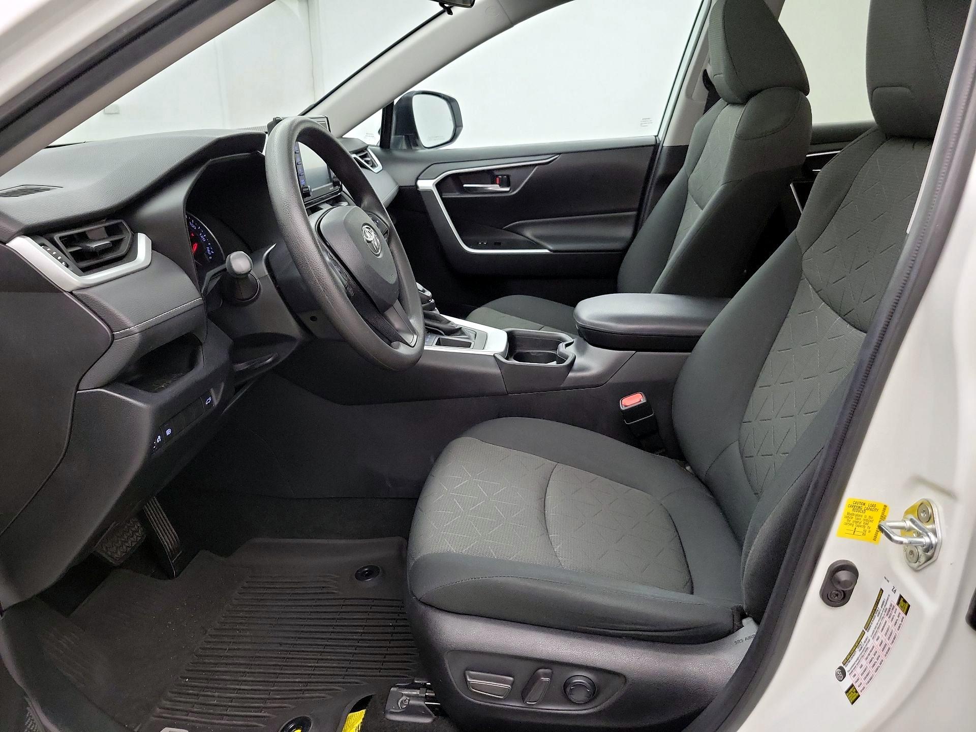 Thumbnail: 2020 Toyota RAV4 - 11