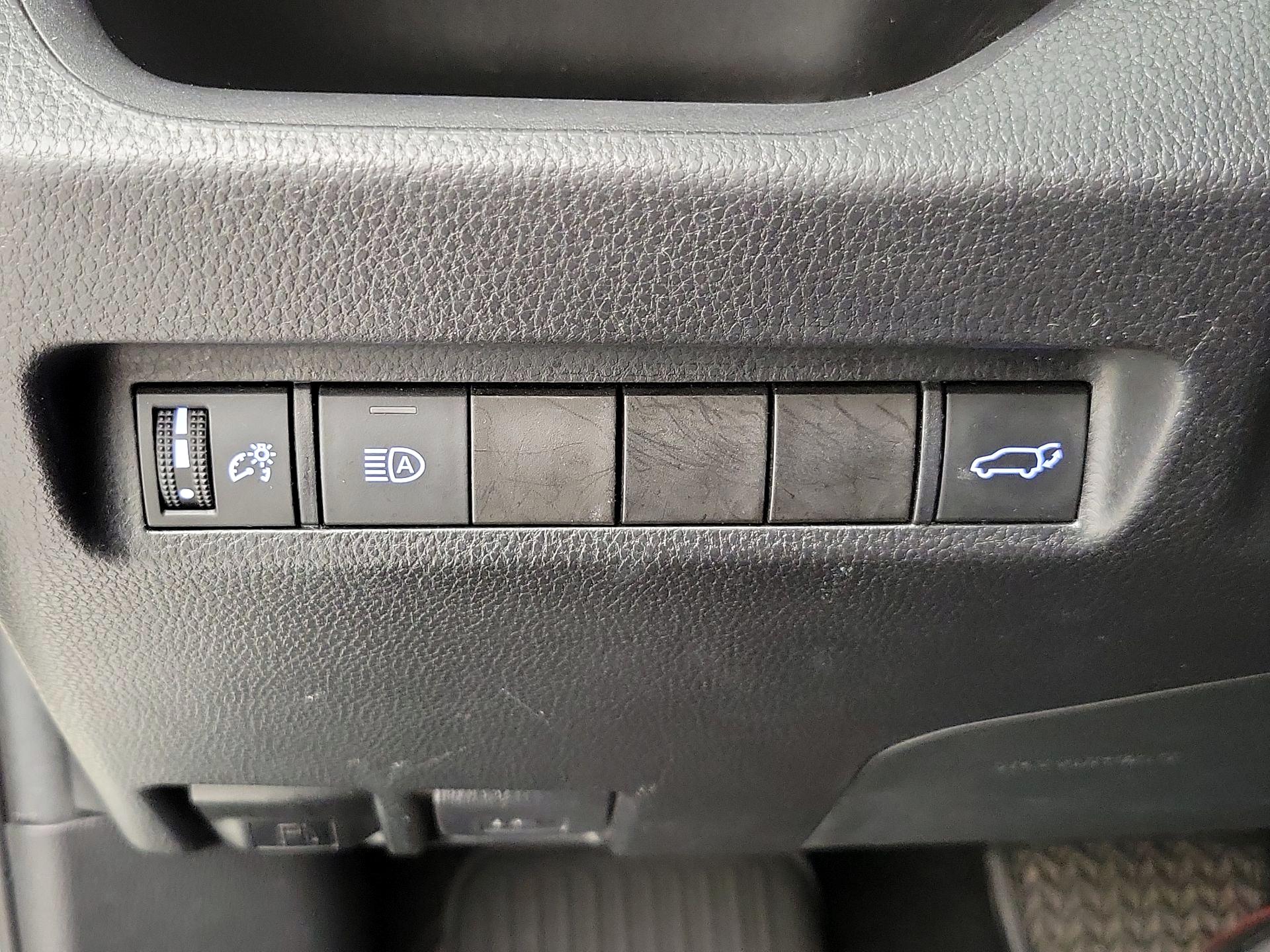 Thumbnail: 2020 Toyota RAV4 - 13
