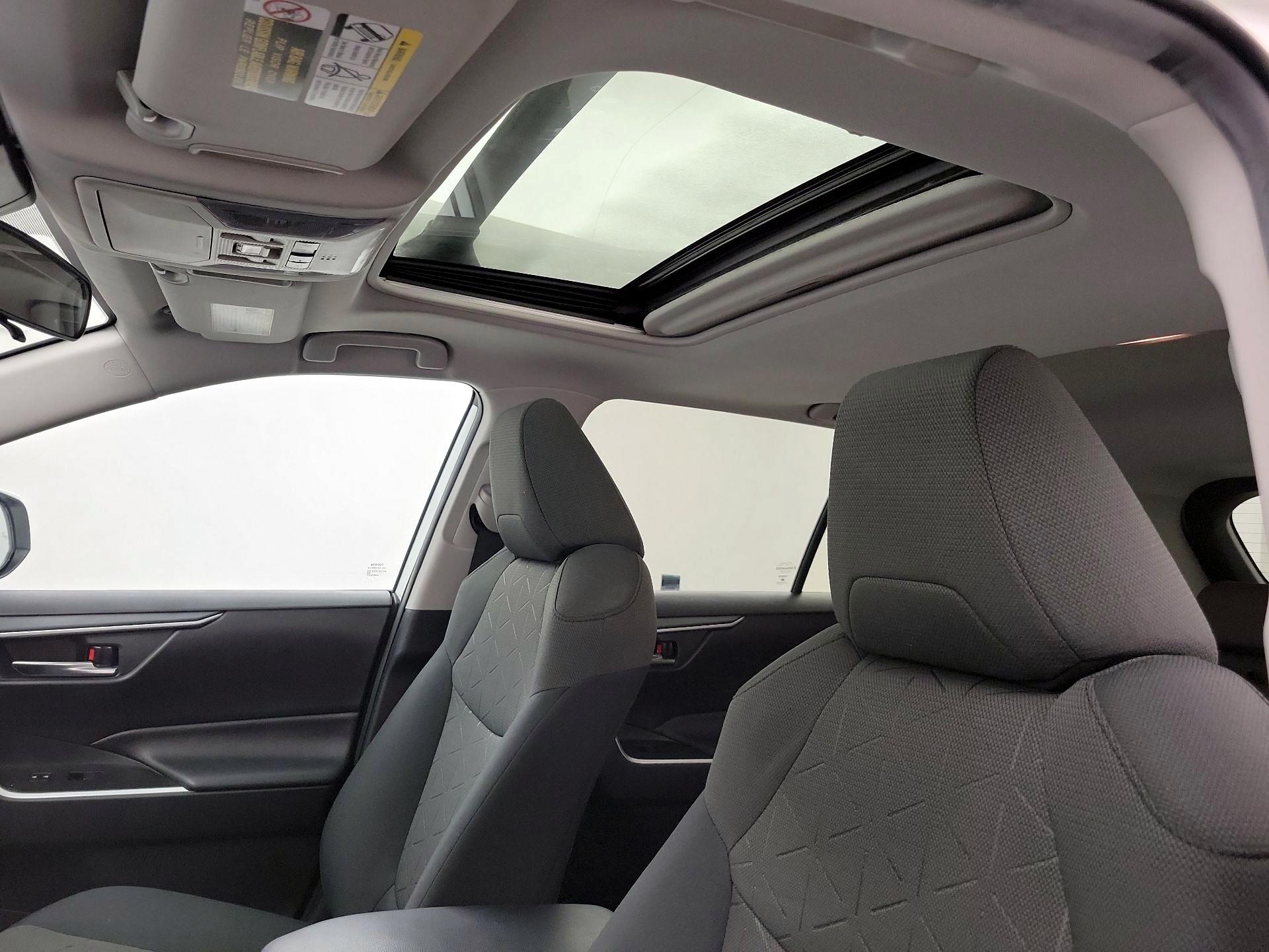 Thumbnail: 2020 Toyota RAV4 - 19