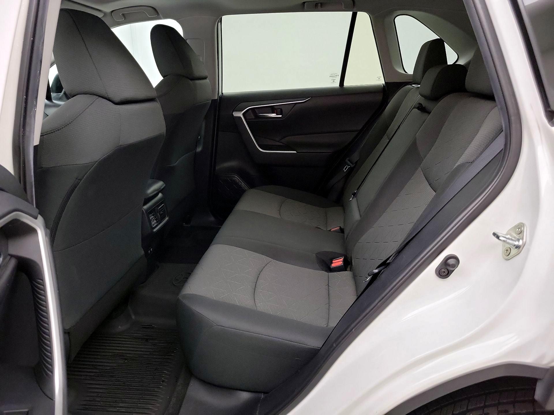 Thumbnail: 2020 Toyota RAV4 - 20