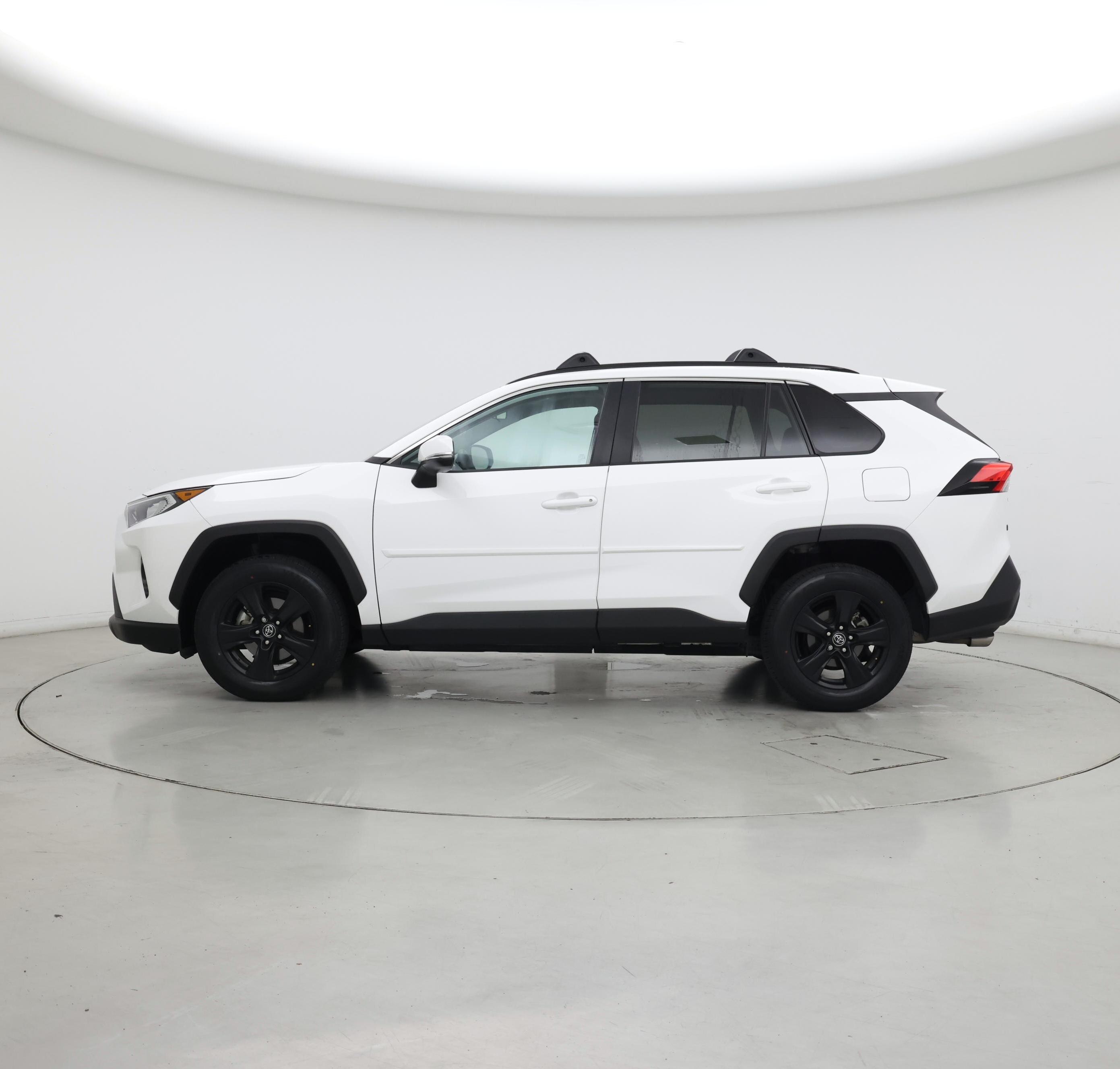Thumbnail: 2020 Toyota RAV4 - 3