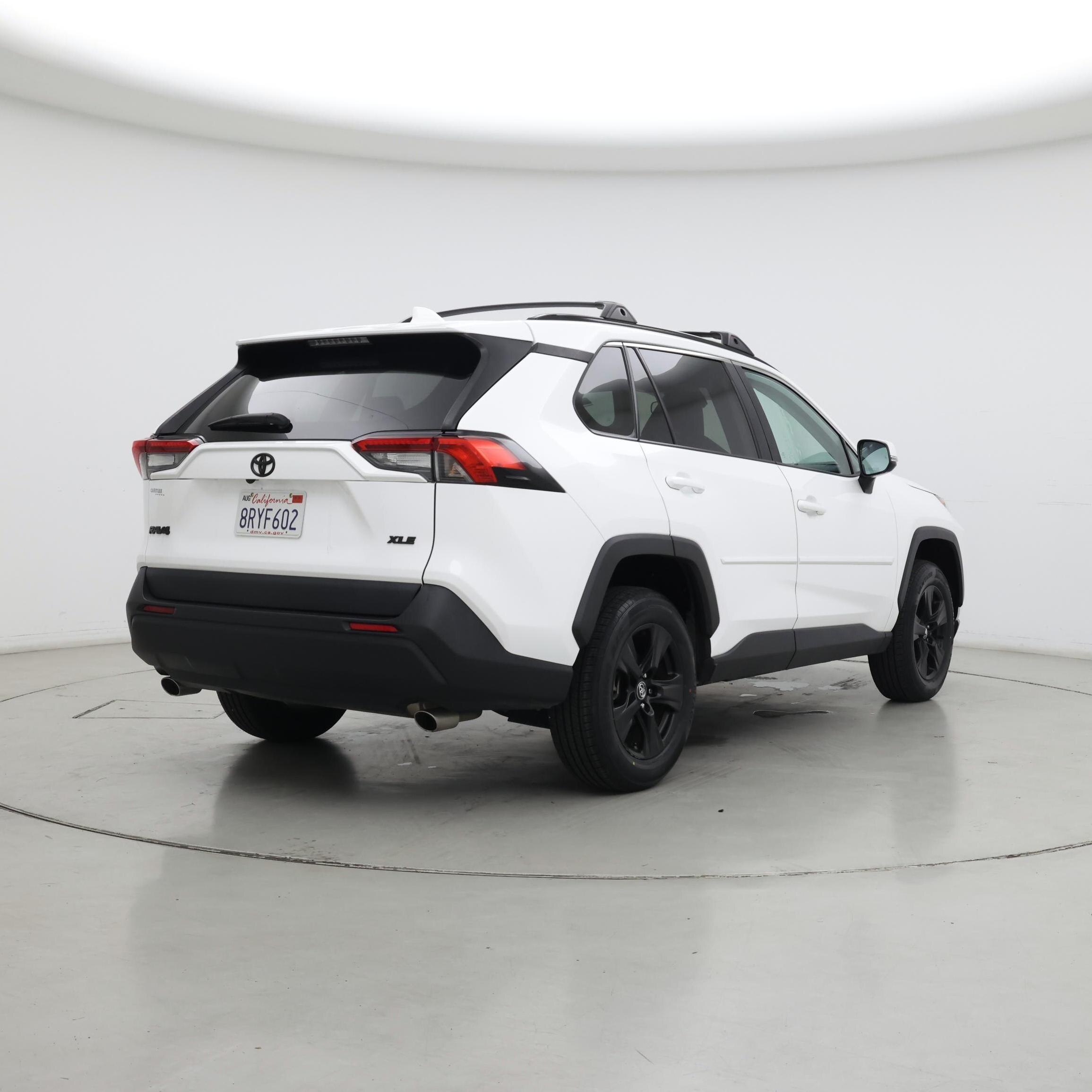 Thumbnail: 2020 Toyota RAV4 - 8