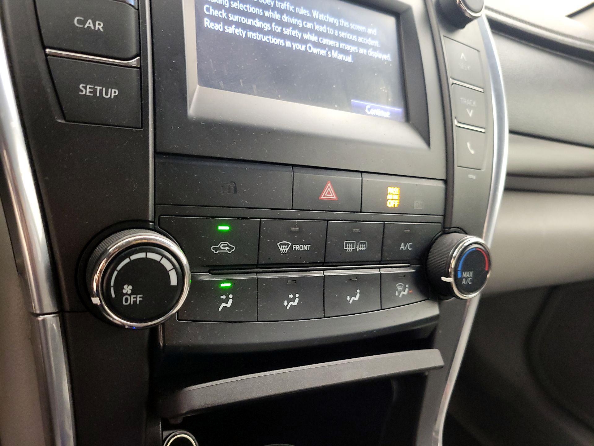 Thumbnail: 2015 Toyota Camry - 16