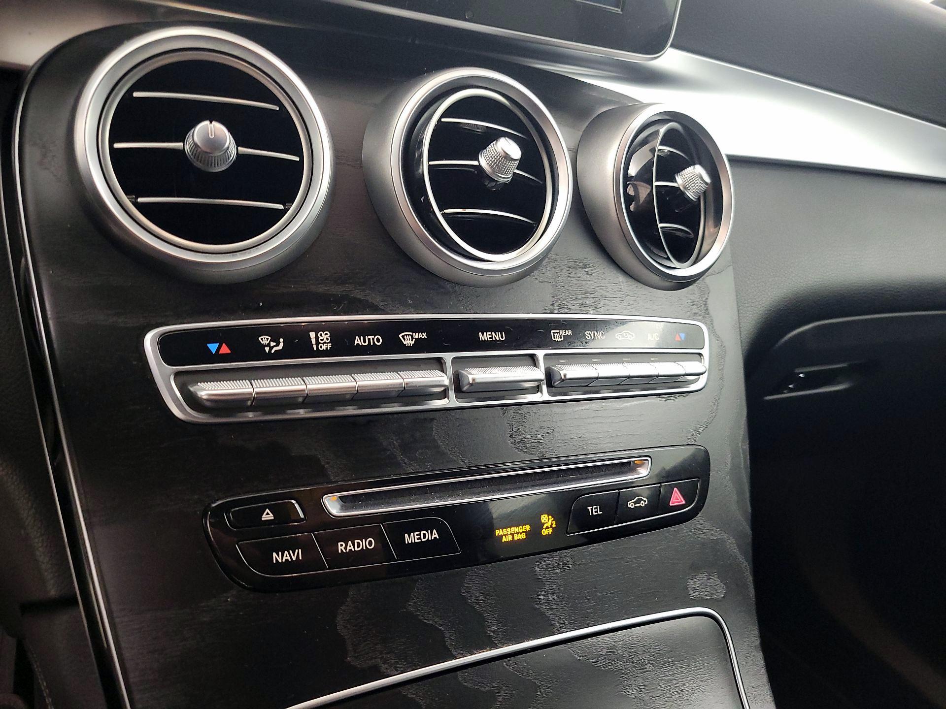 Thumbnail: 2018 Mercedes-Benz GLC - 16