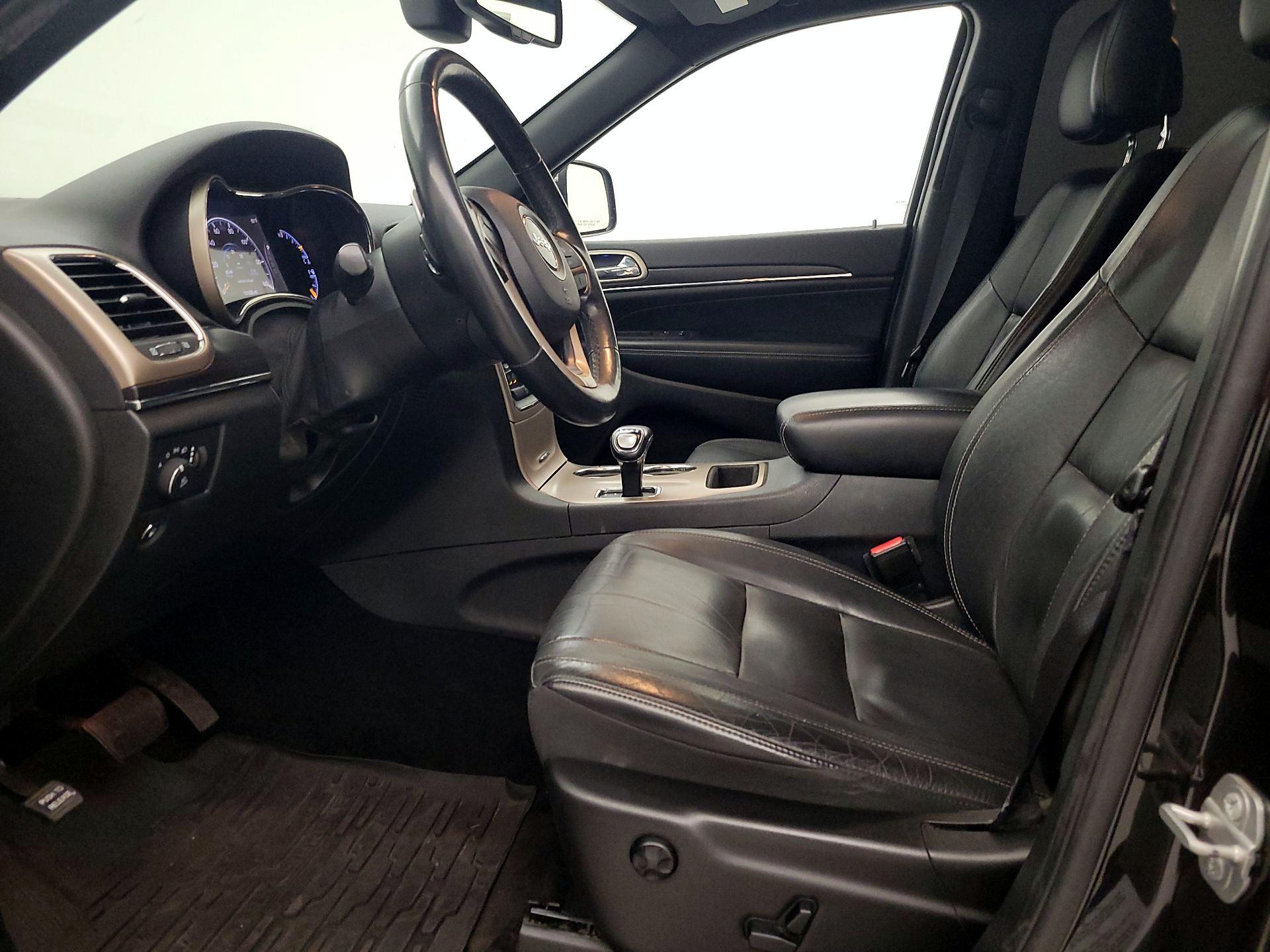 Thumbnail: 2015 Jeep Grand Cherokee - 11