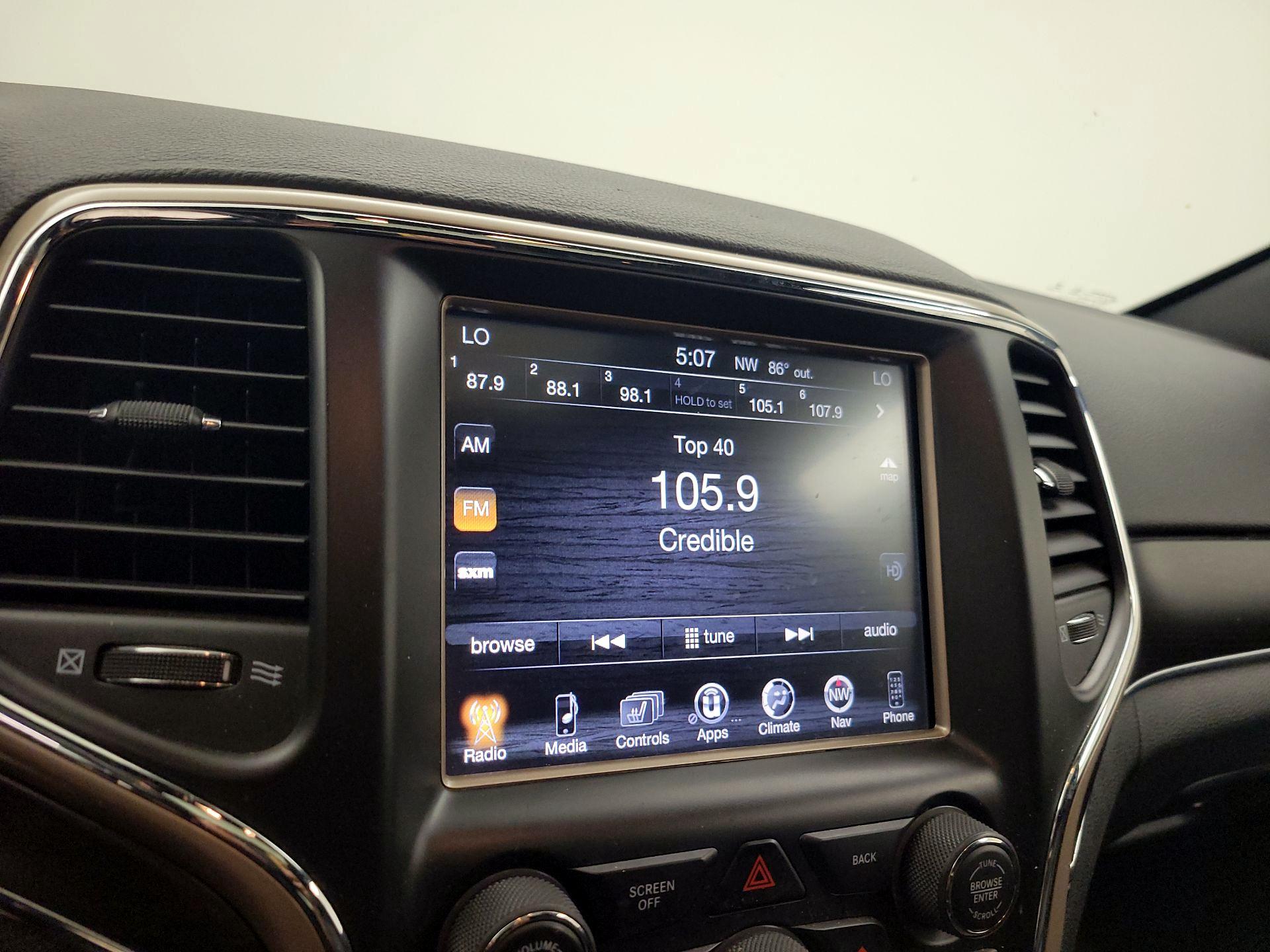 Thumbnail: 2015 Jeep Grand Cherokee - 15